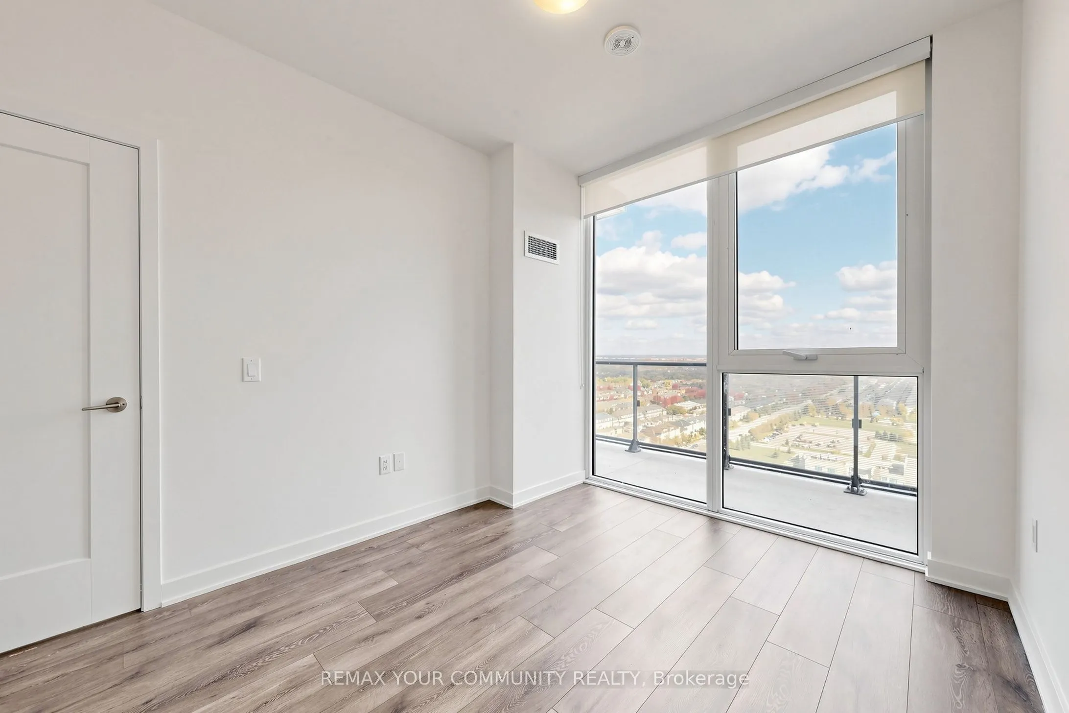 105 Oneida Crescent #2106