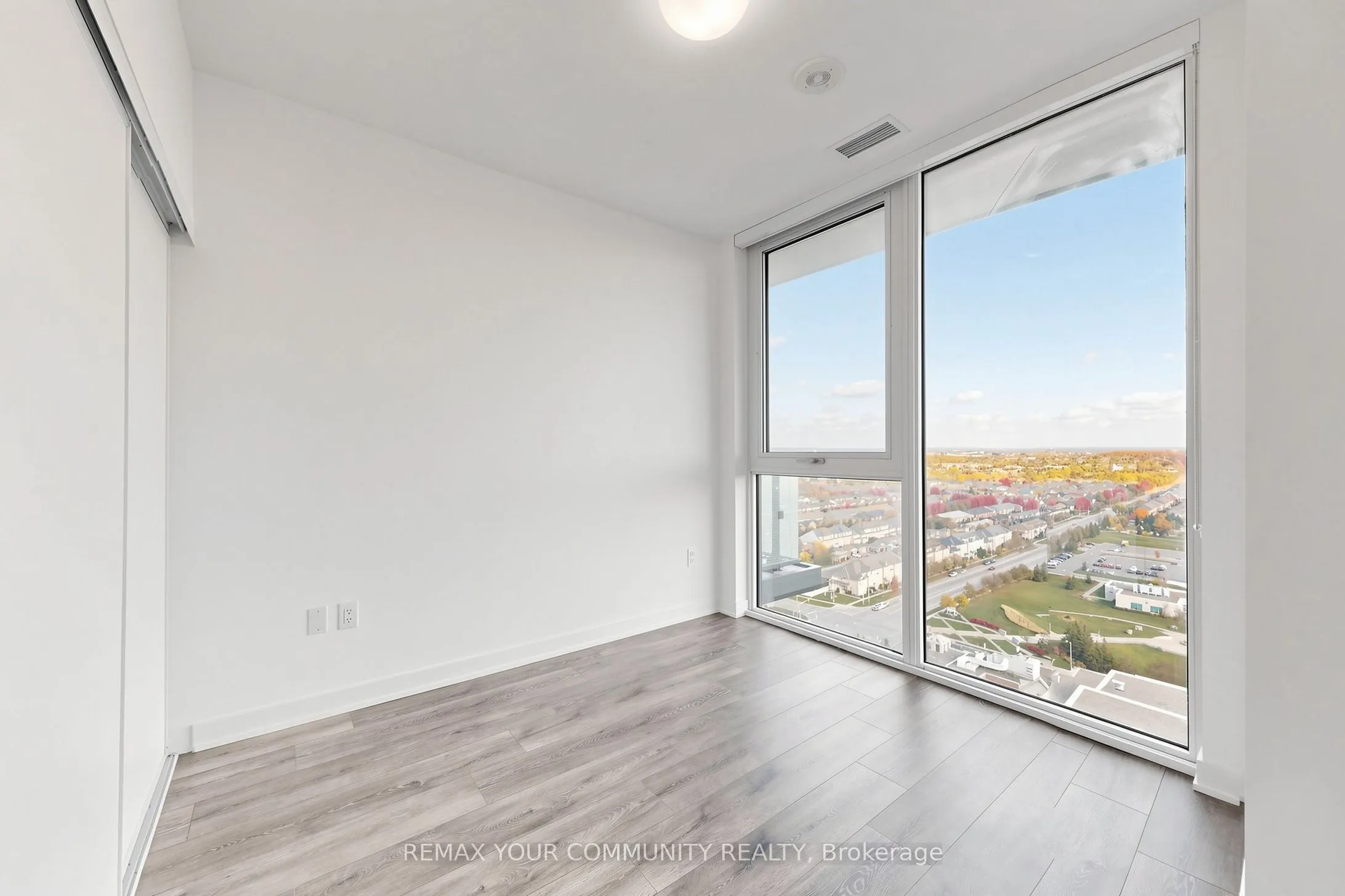 105 Oneida Crescent #2106