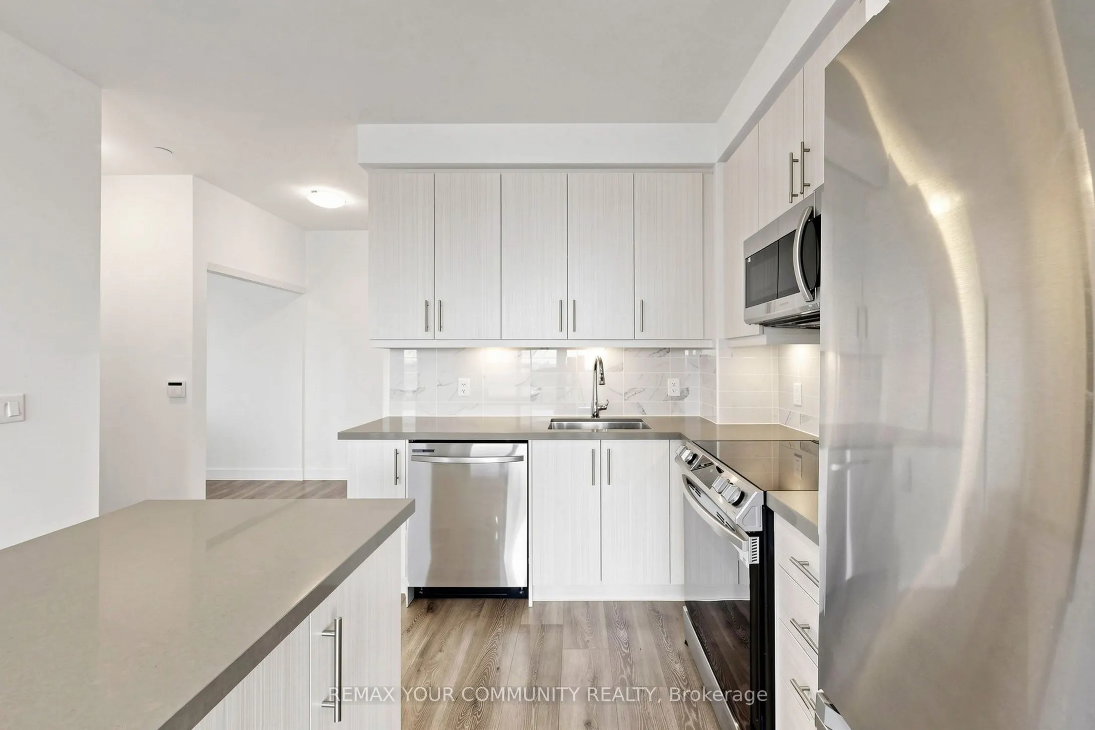 105 Oneida Crescent #2106