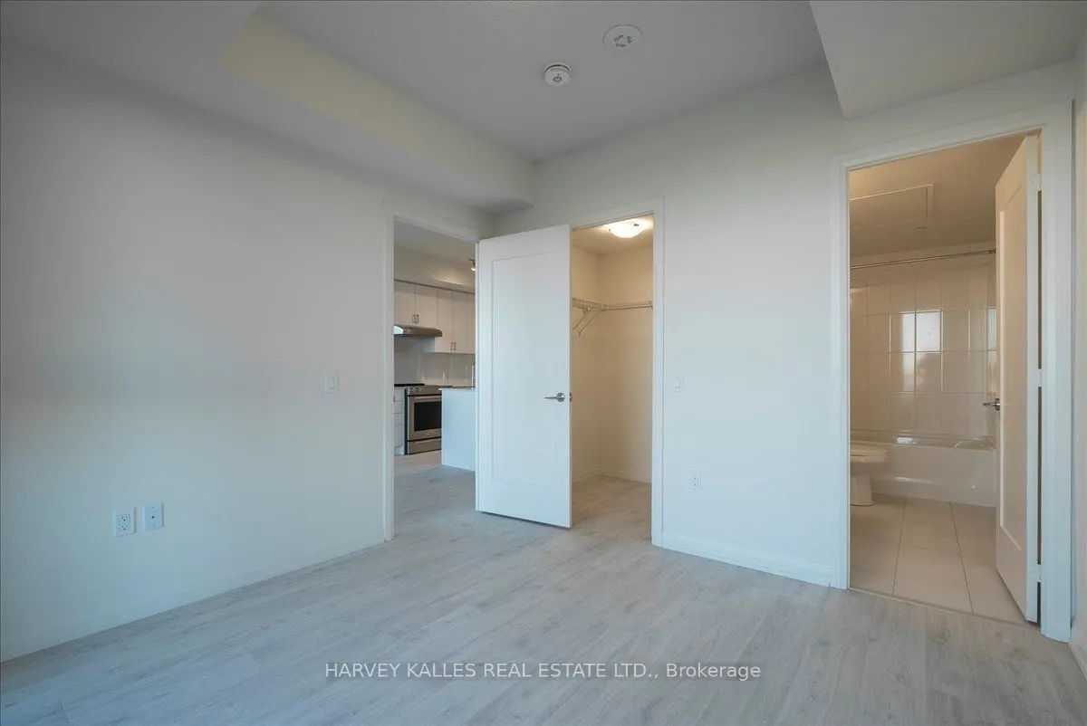 8960 Jane Street #411
