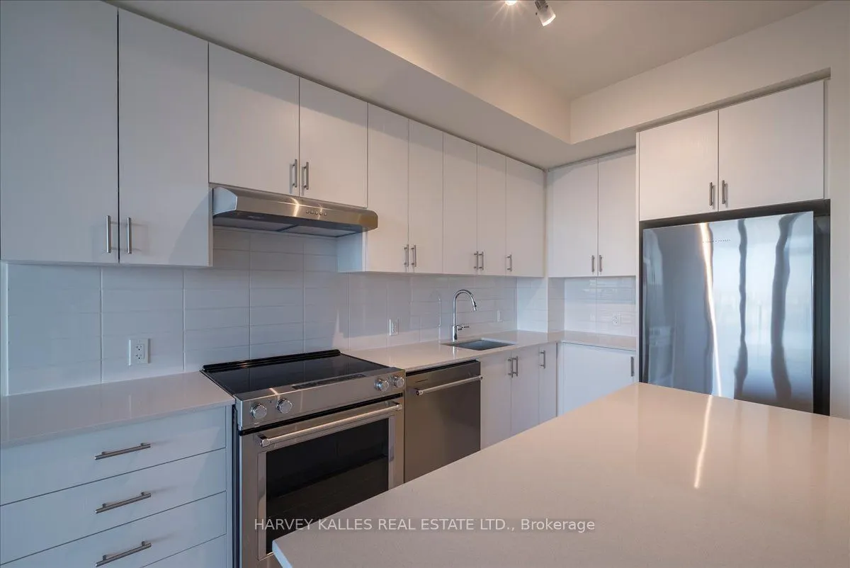 8960 Jane Street #411