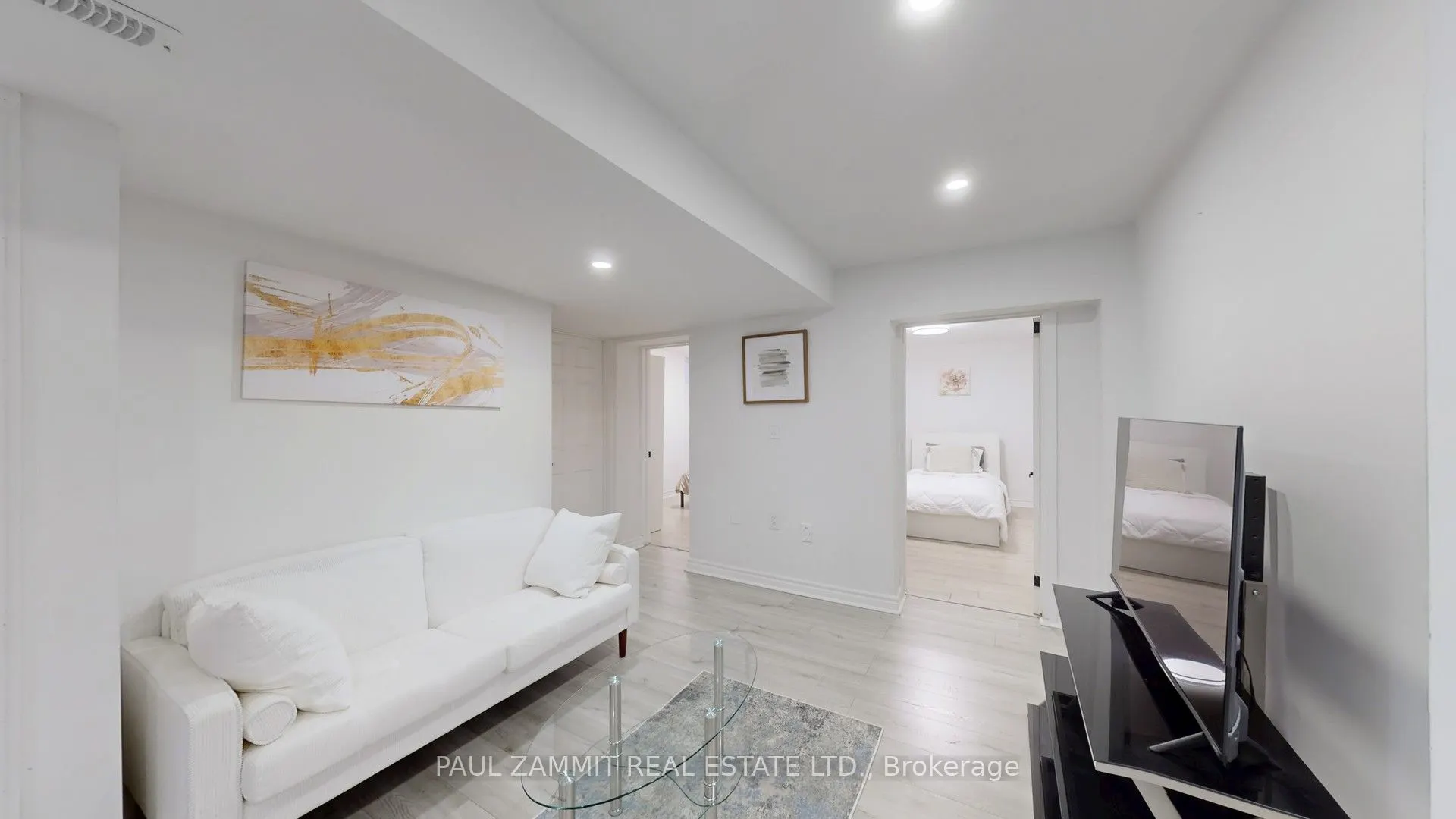 31 Henderson Avenue