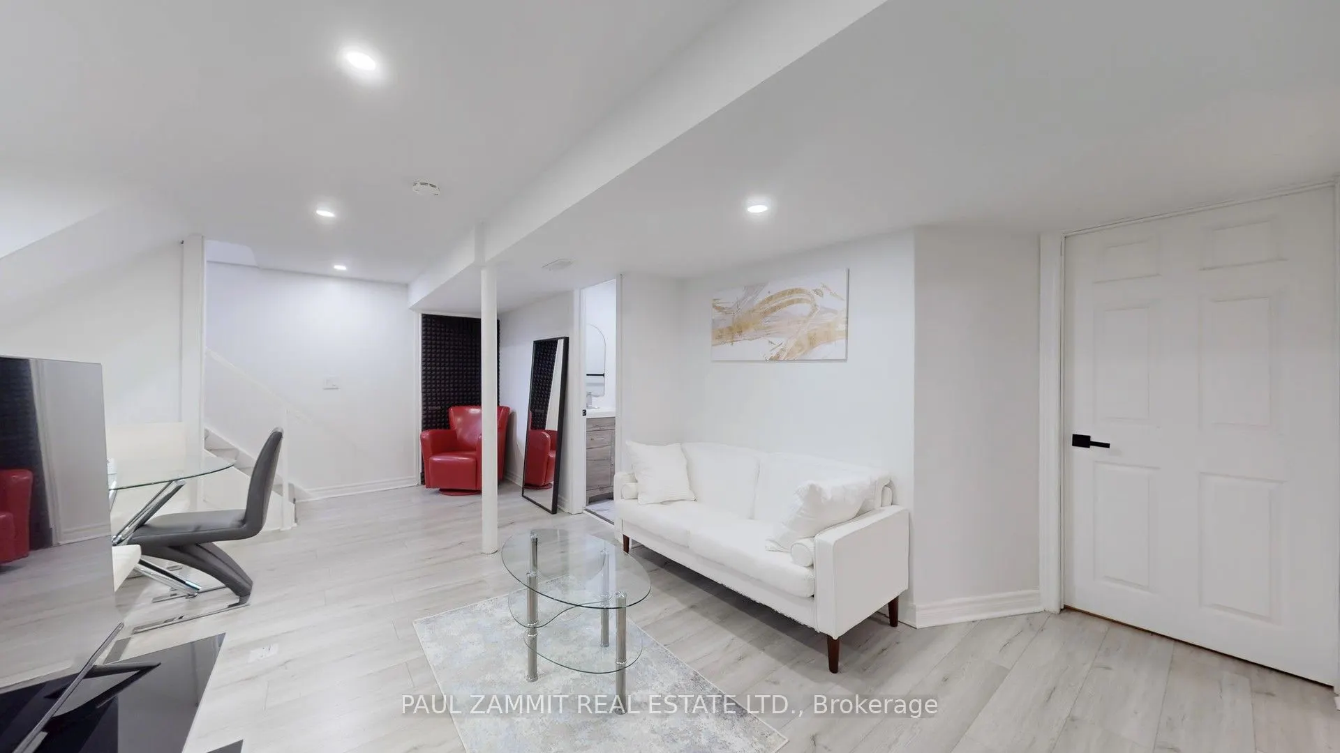 31 Henderson Avenue
