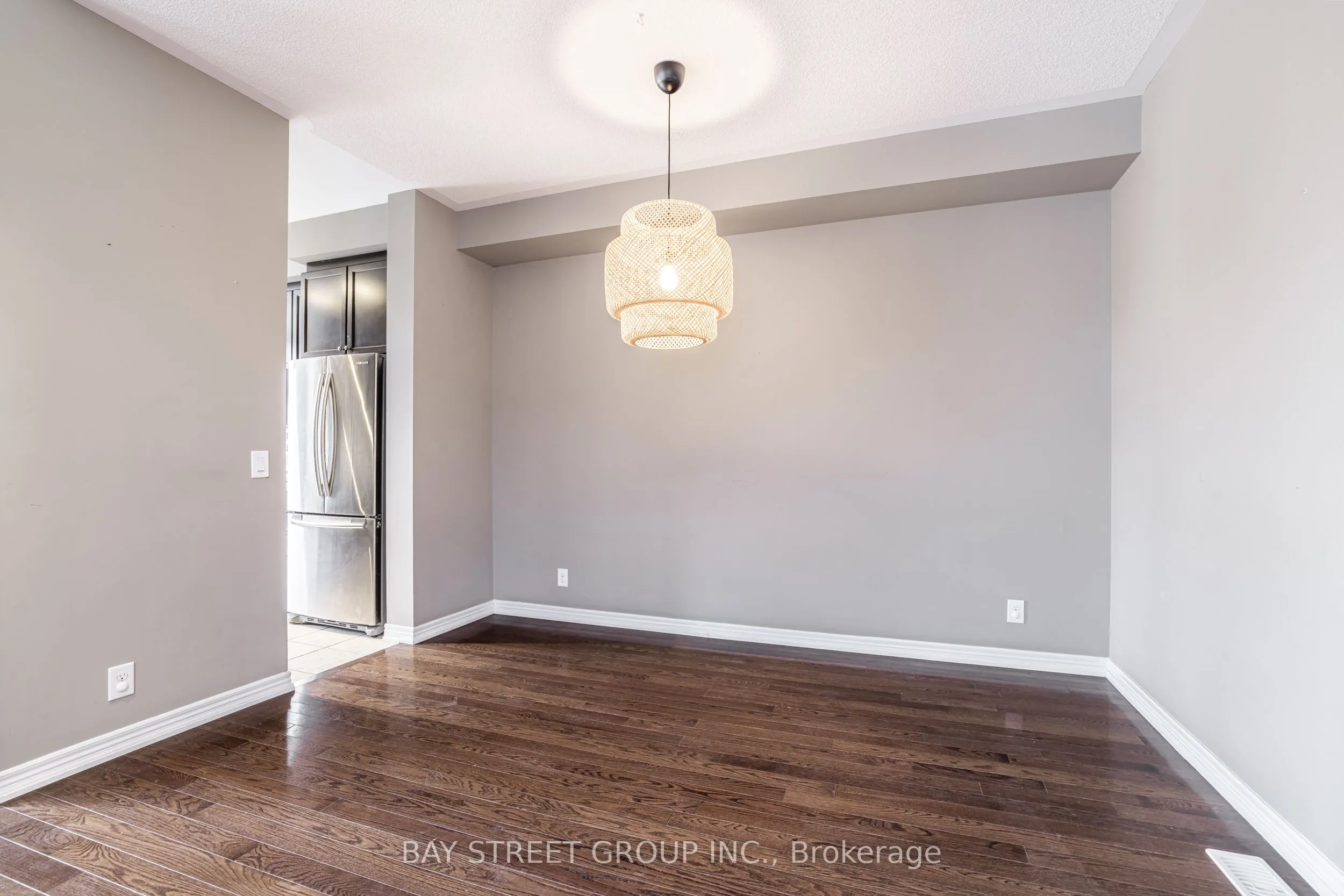 4 Courtland Crescent