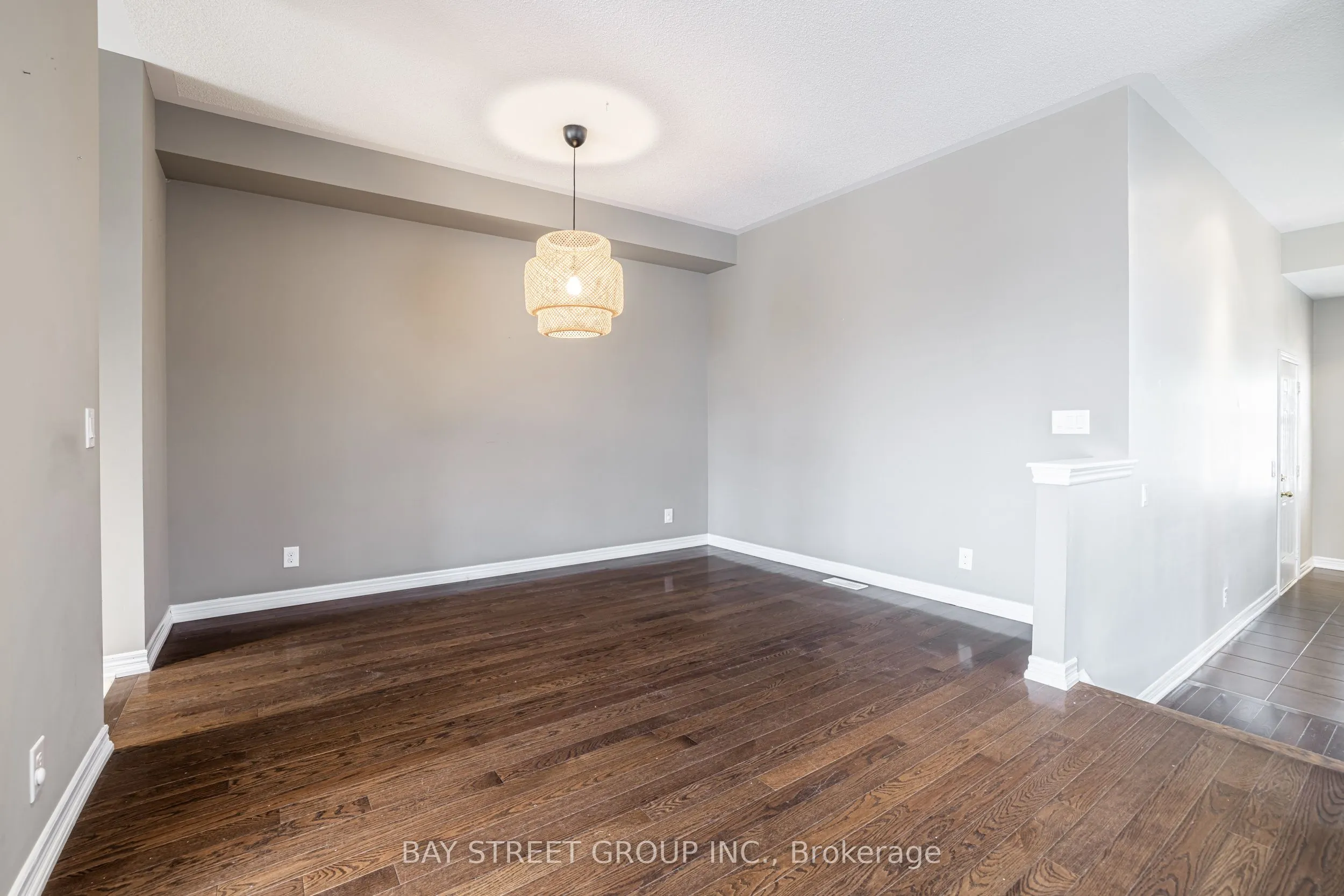 4 Courtland Crescent