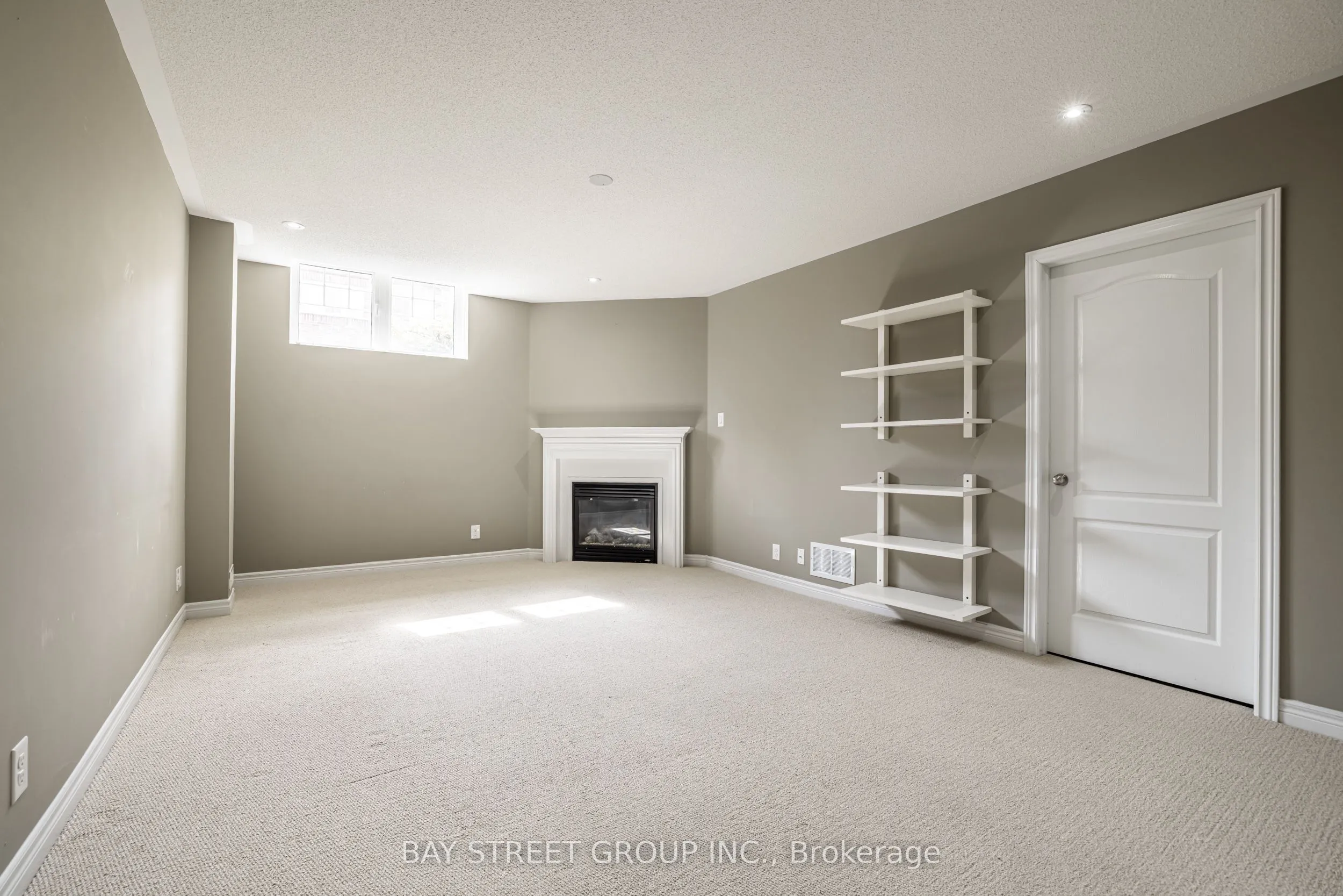 4 Courtland Crescent