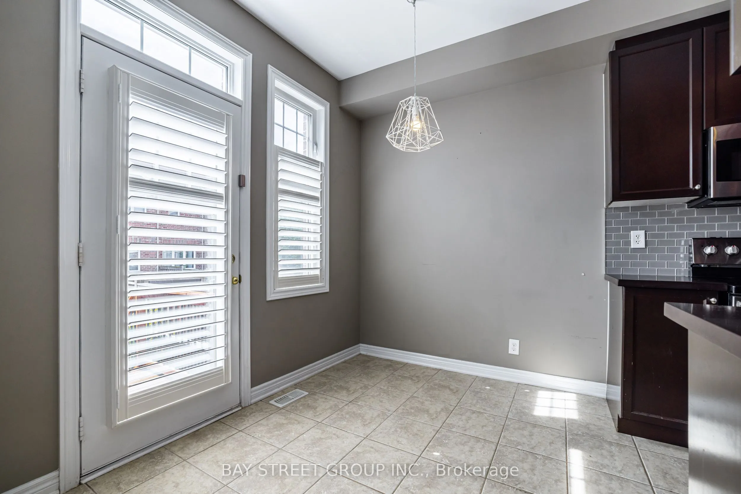 4 Courtland Crescent