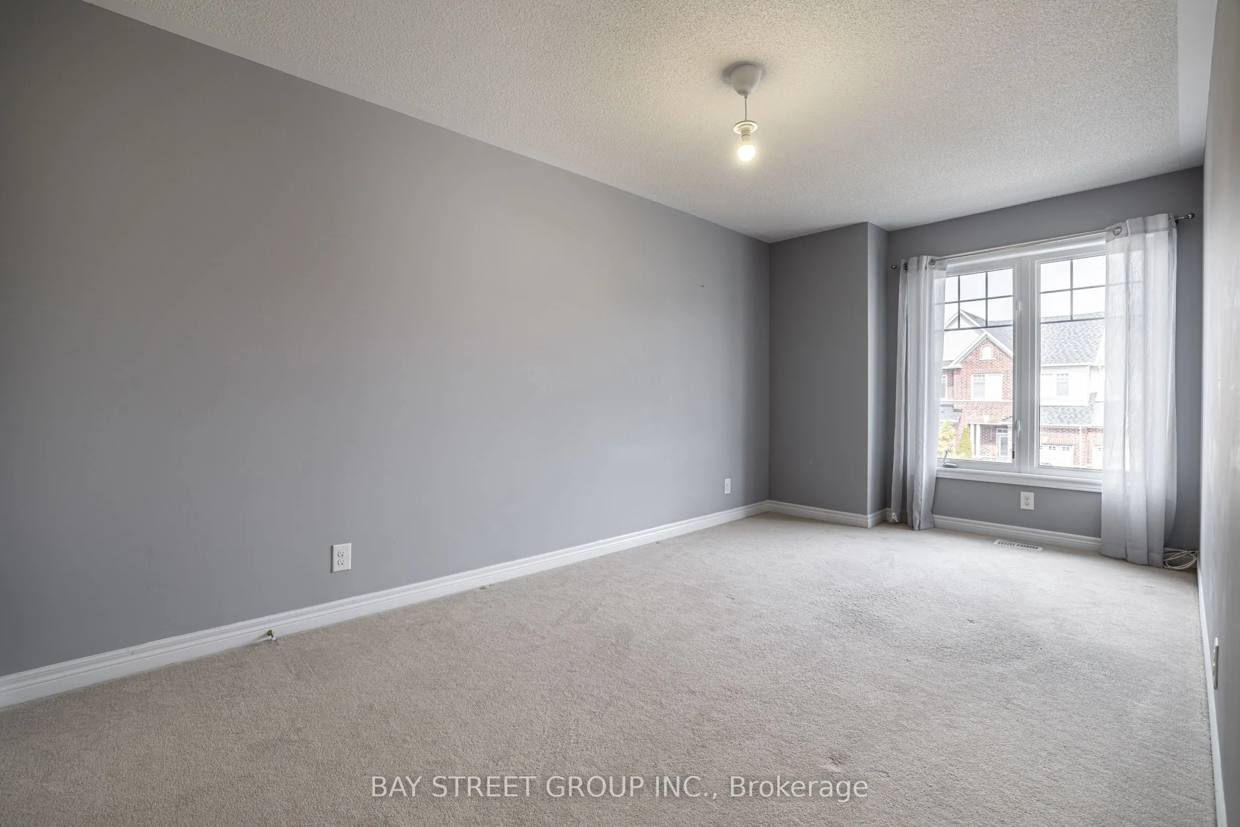 4 Courtland Crescent