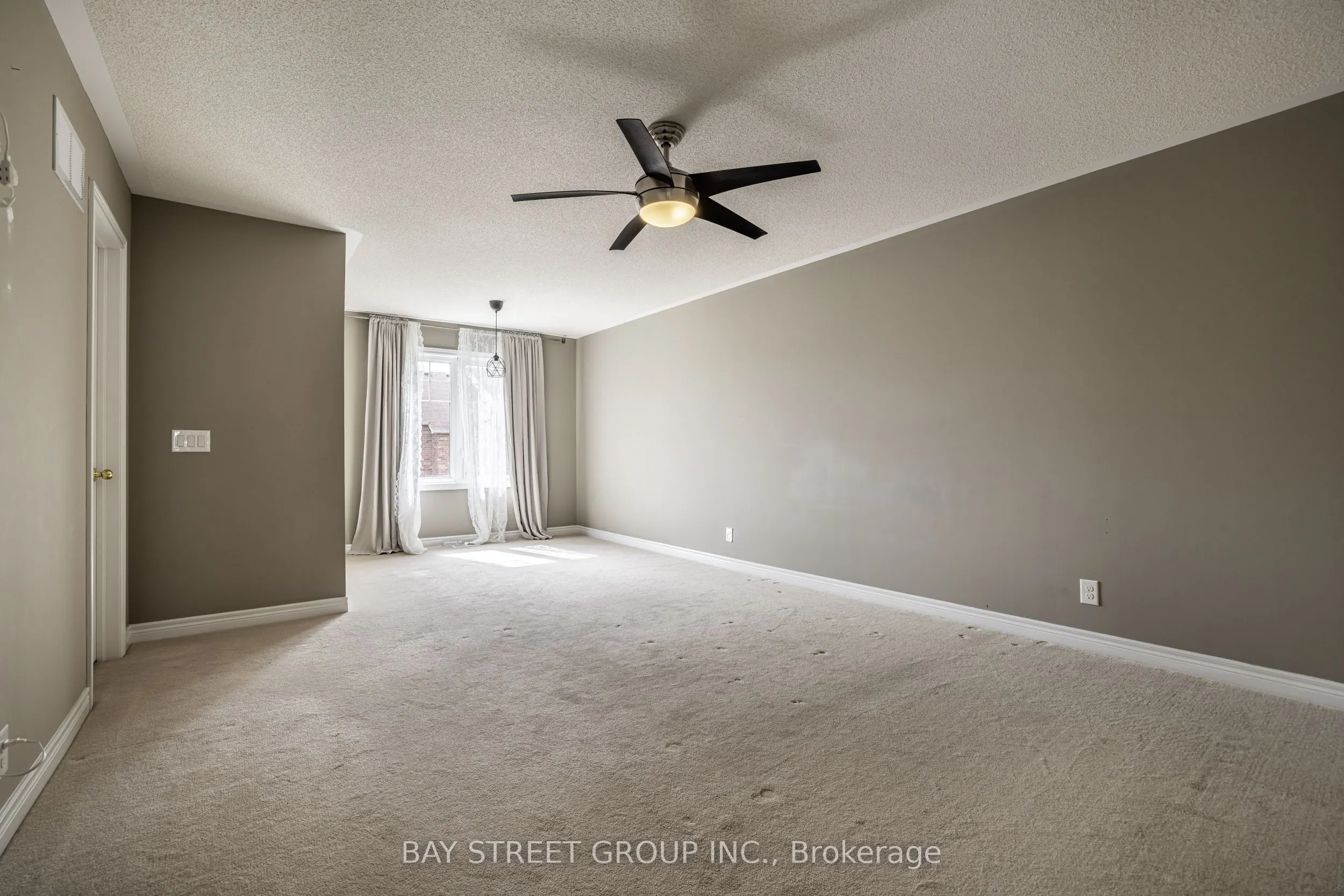4 Courtland Crescent