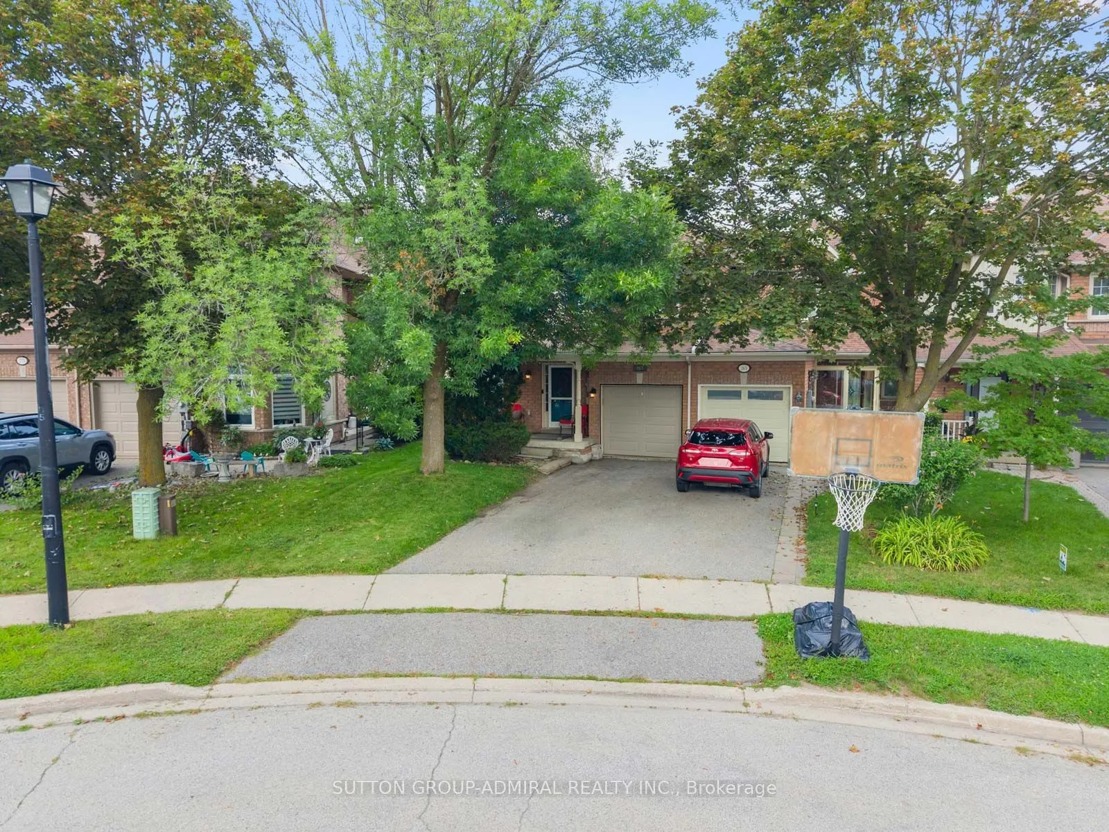 267 Warner Crescent