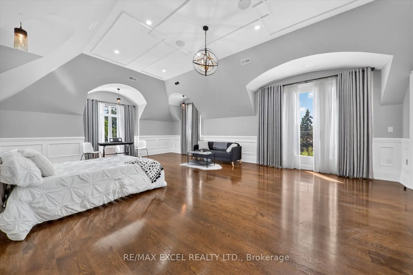 28 Personna Boulevard