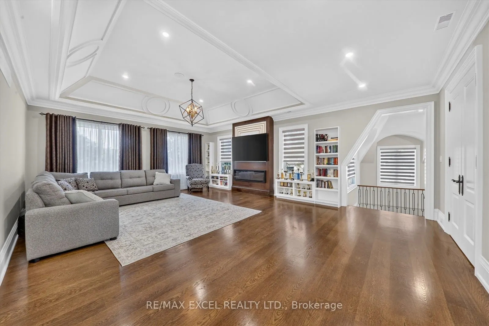 28 Personna Boulevard