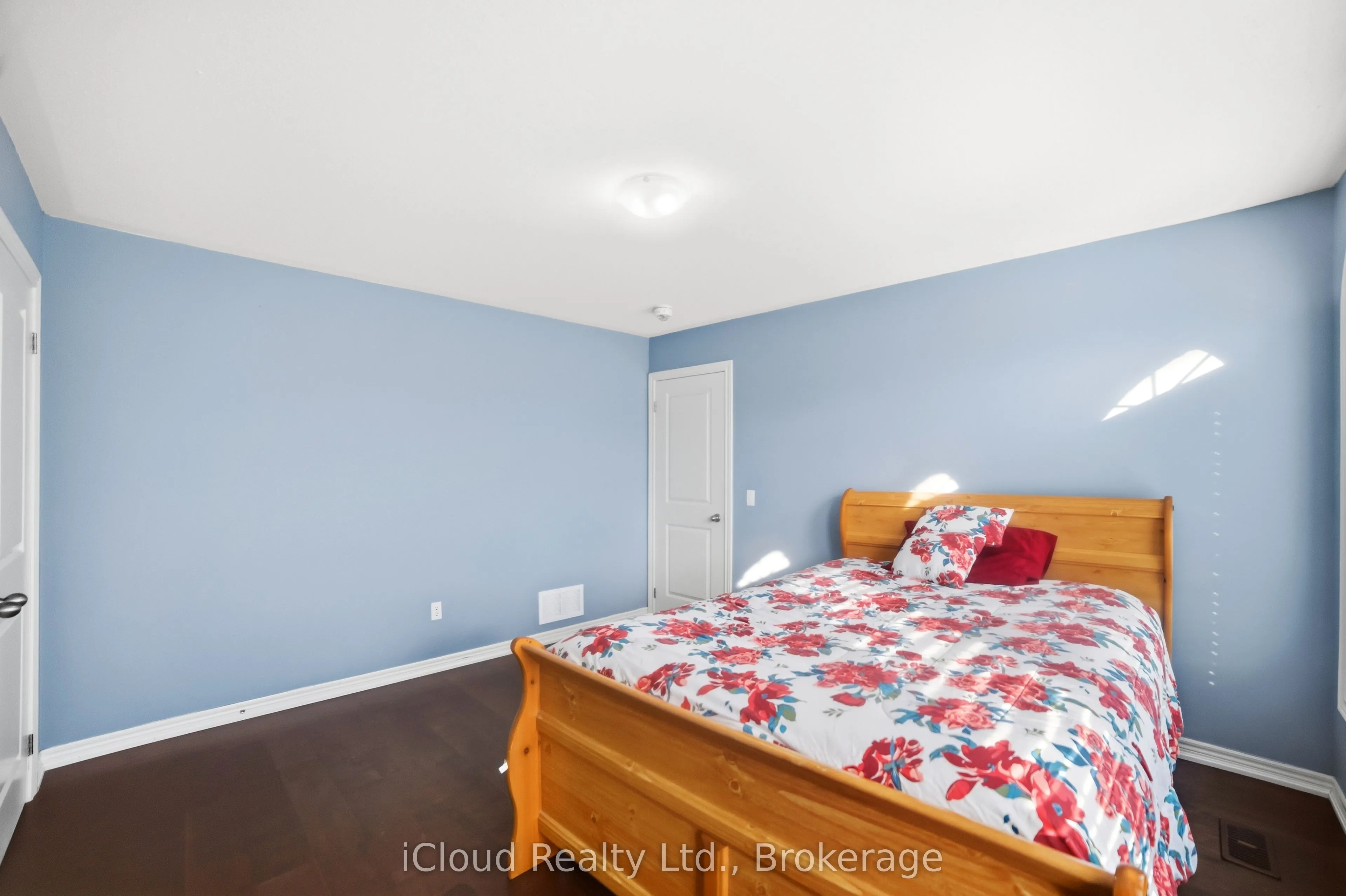 5 Leith Drive