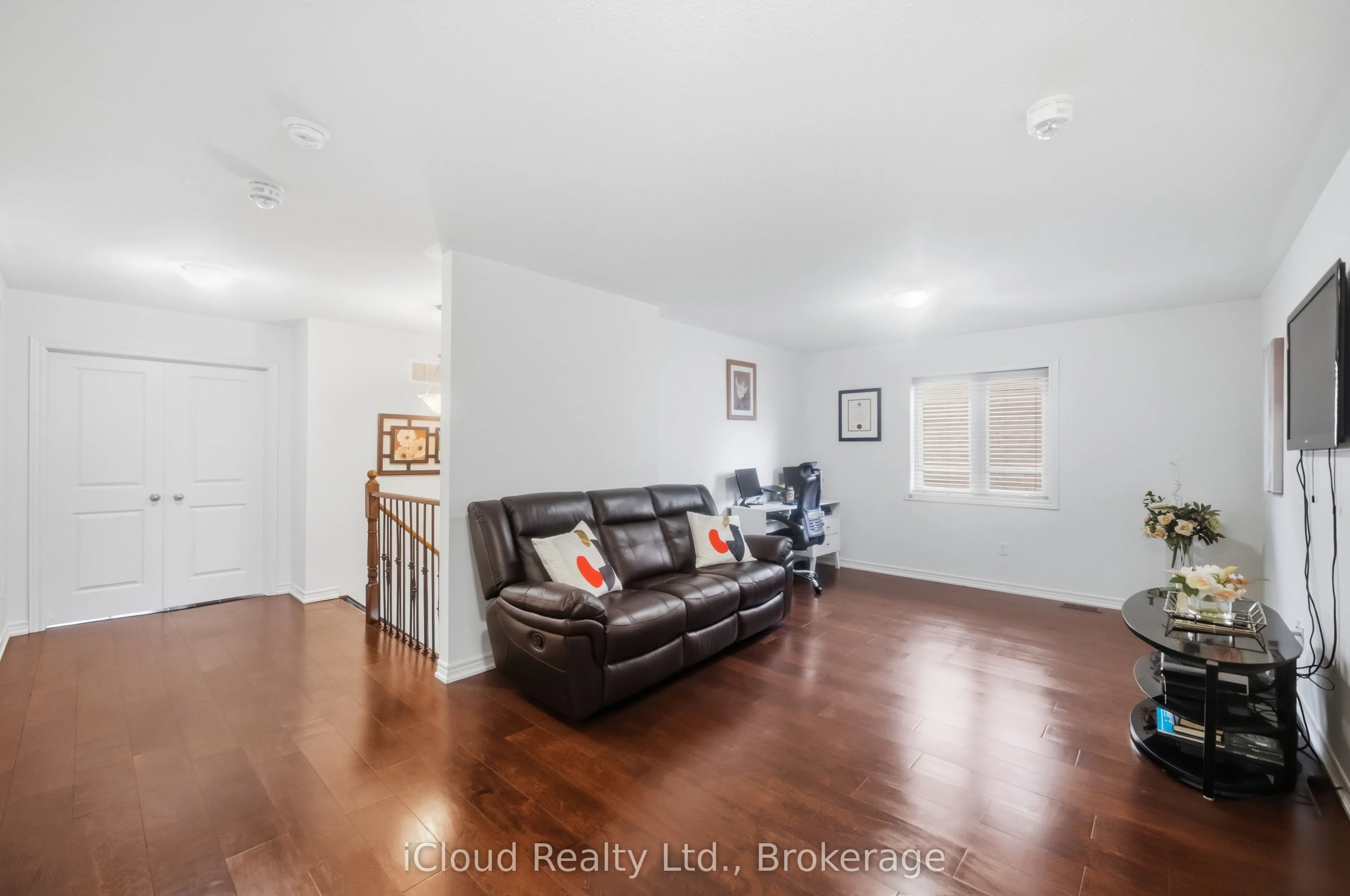 5 Leith Drive