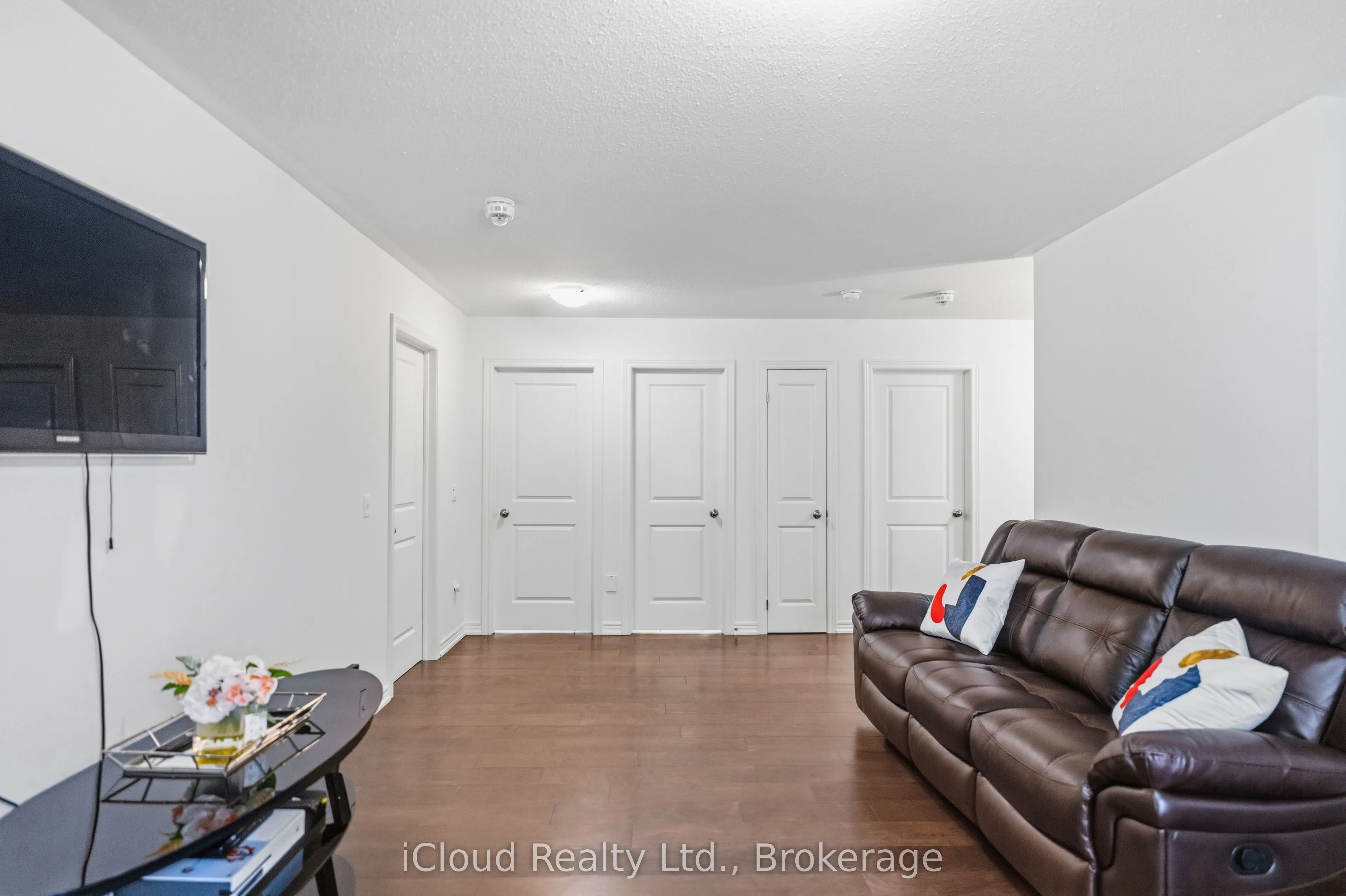 5 Leith Drive