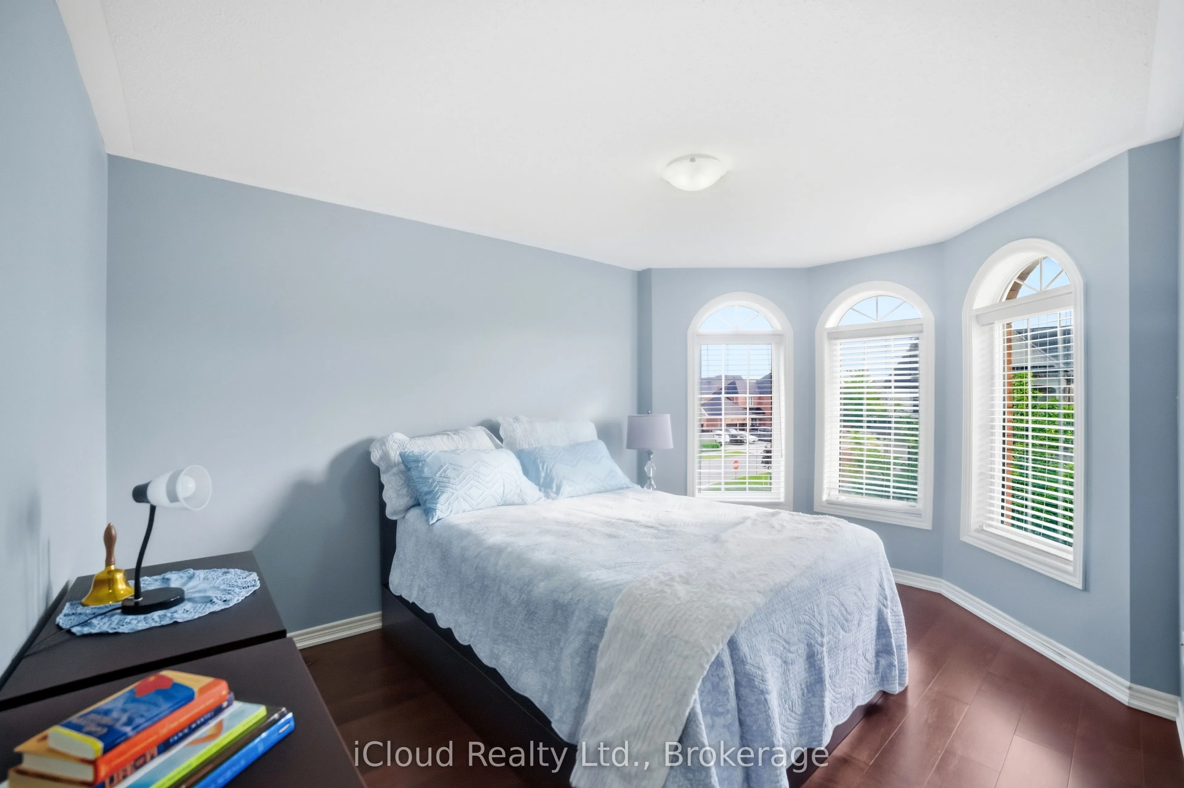 5 Leith Drive