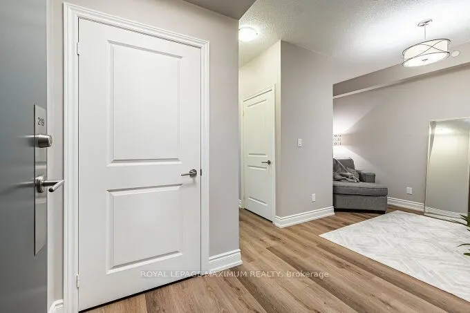 9600 Yonge Street #219B