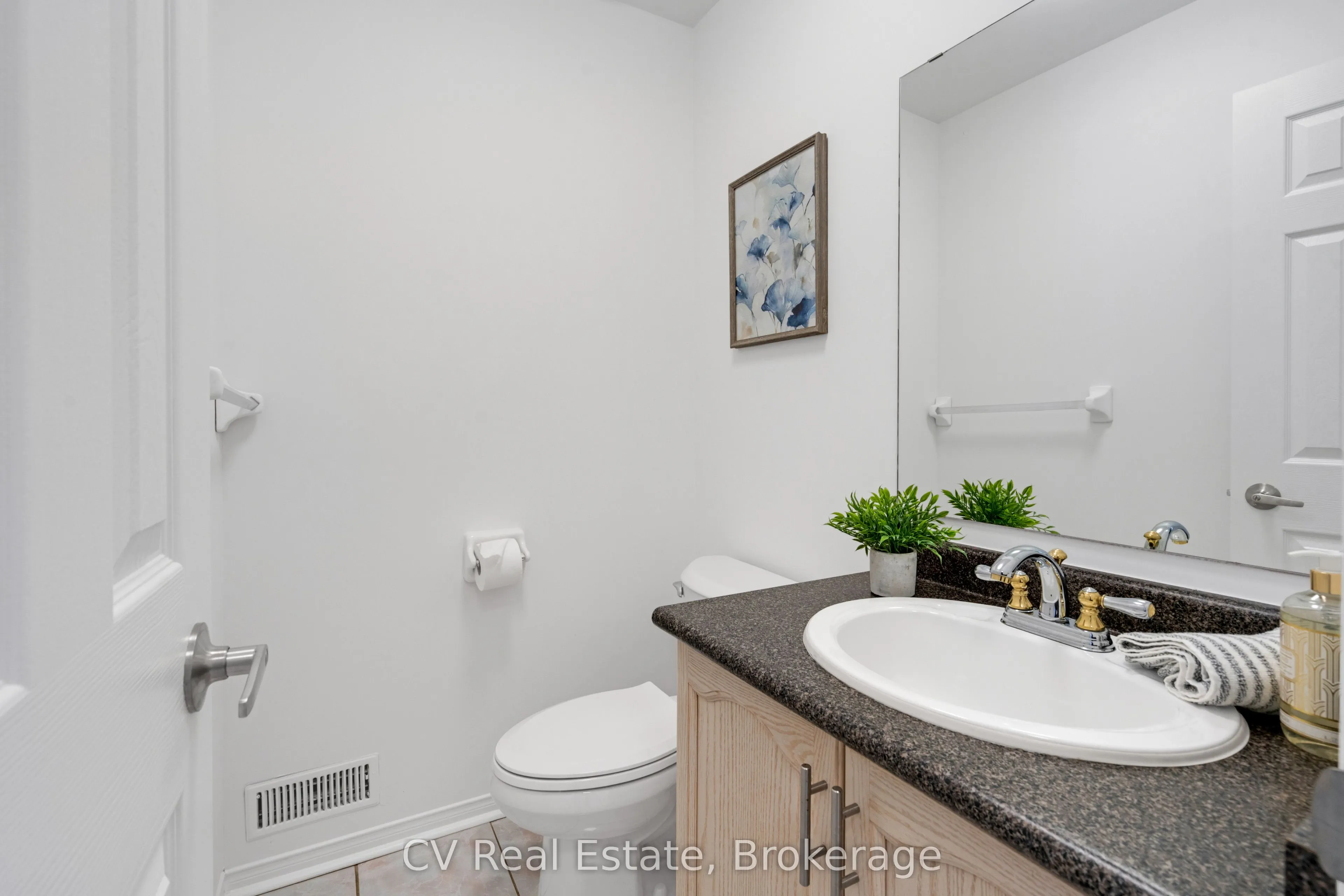 1338 Vincent Crescent