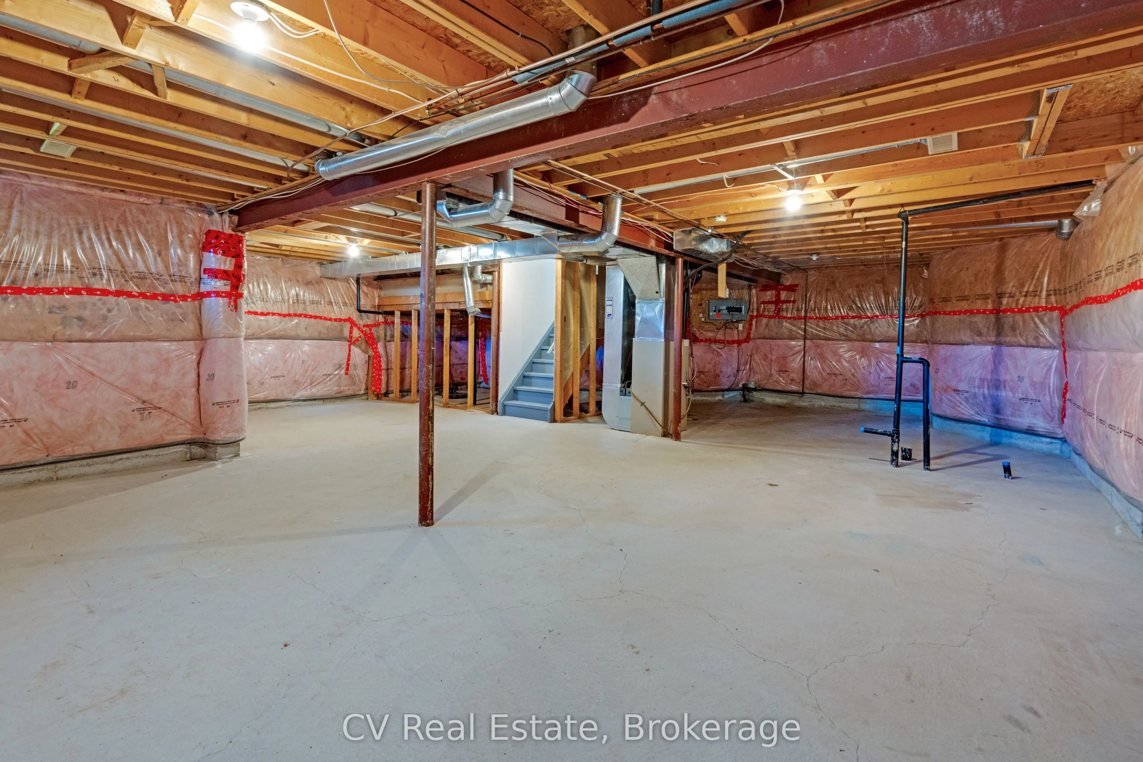 1338 Vincent Crescent