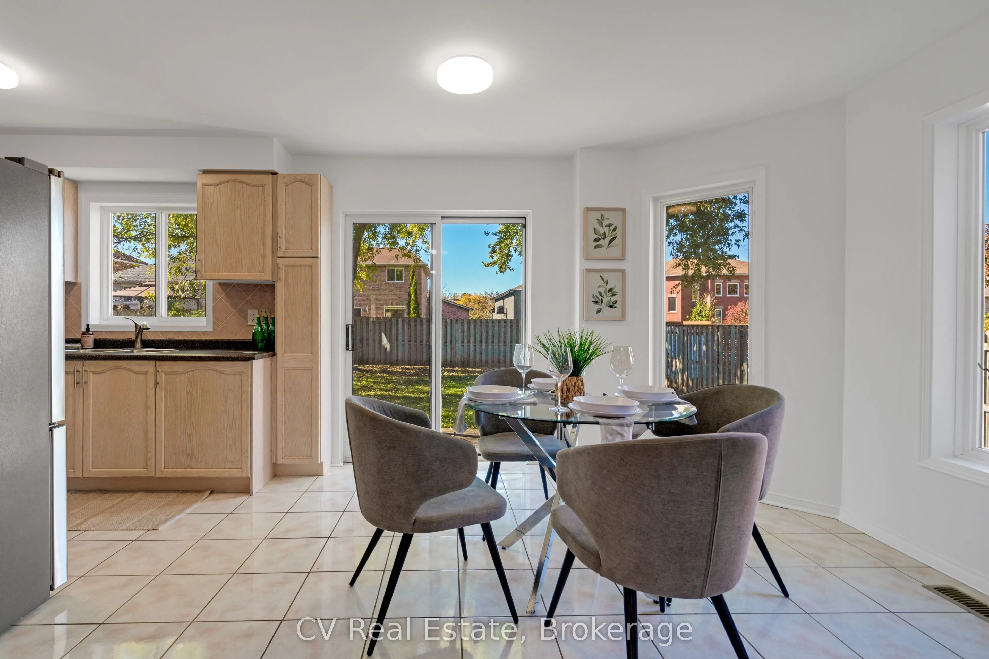 1338 Vincent Crescent