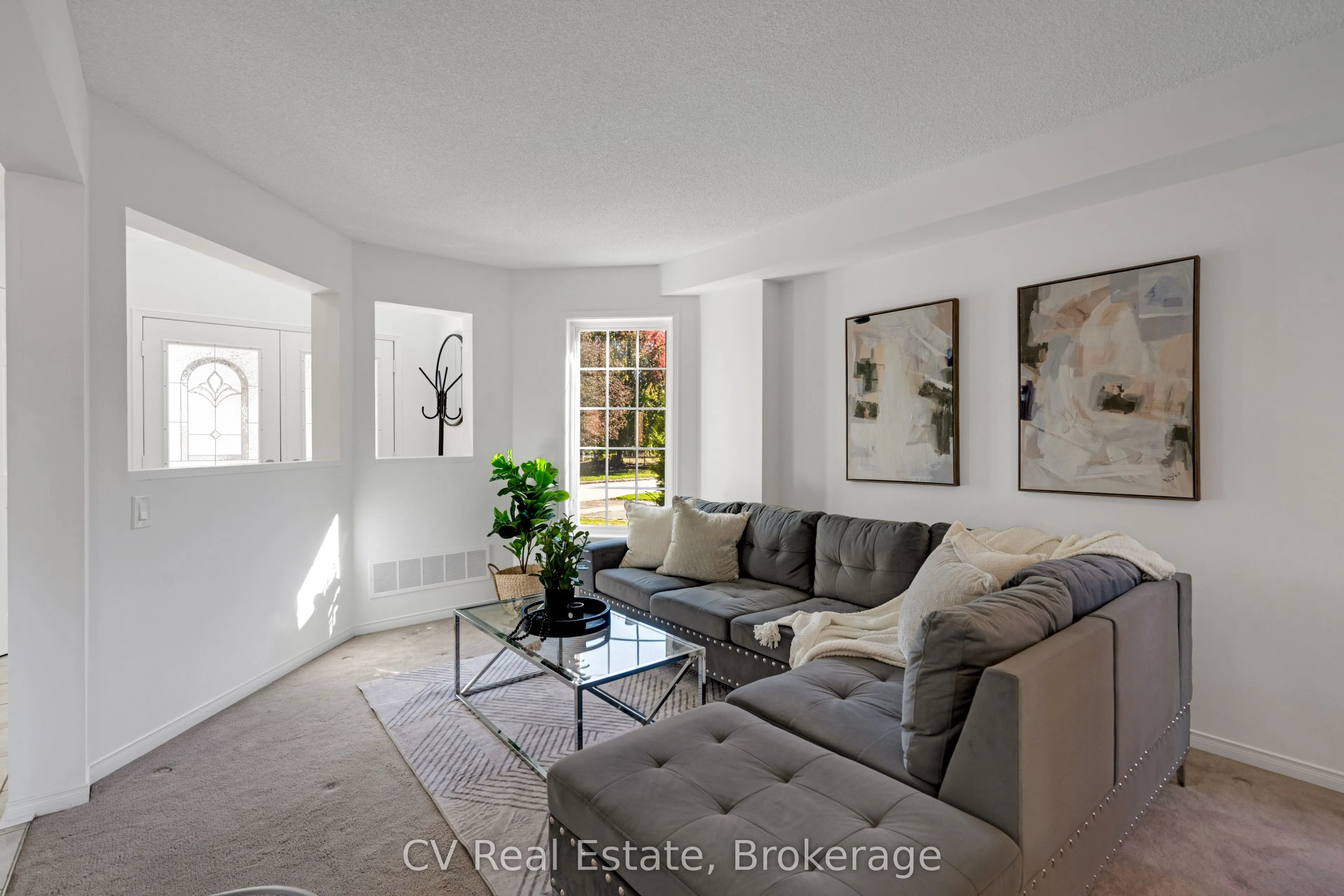 1338 Vincent Crescent