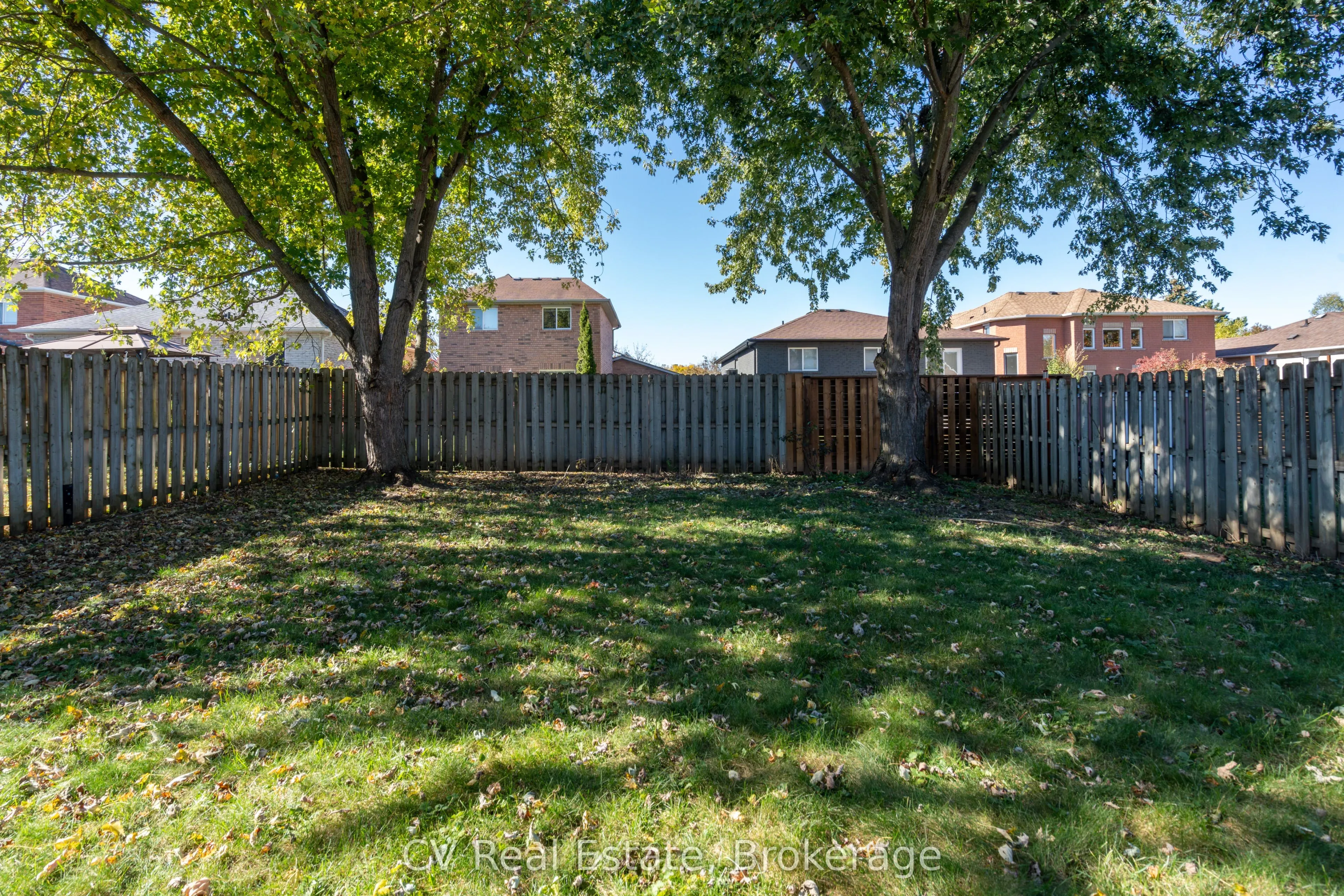 1338 Vincent Crescent