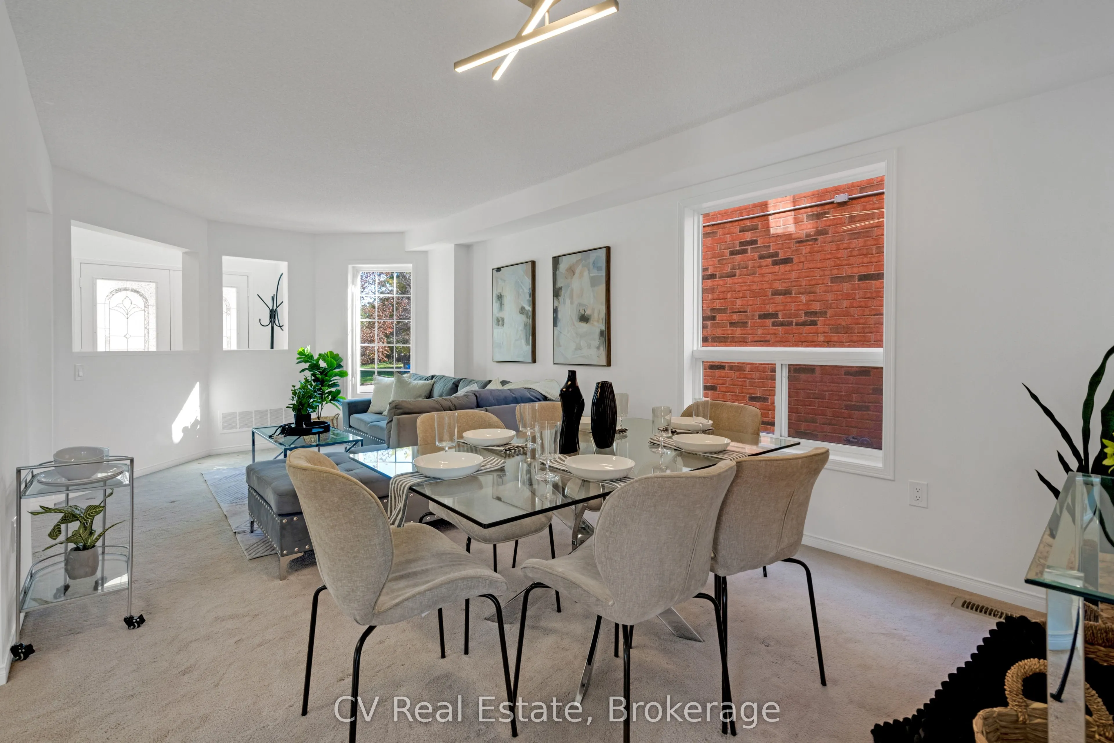 1338 Vincent Crescent