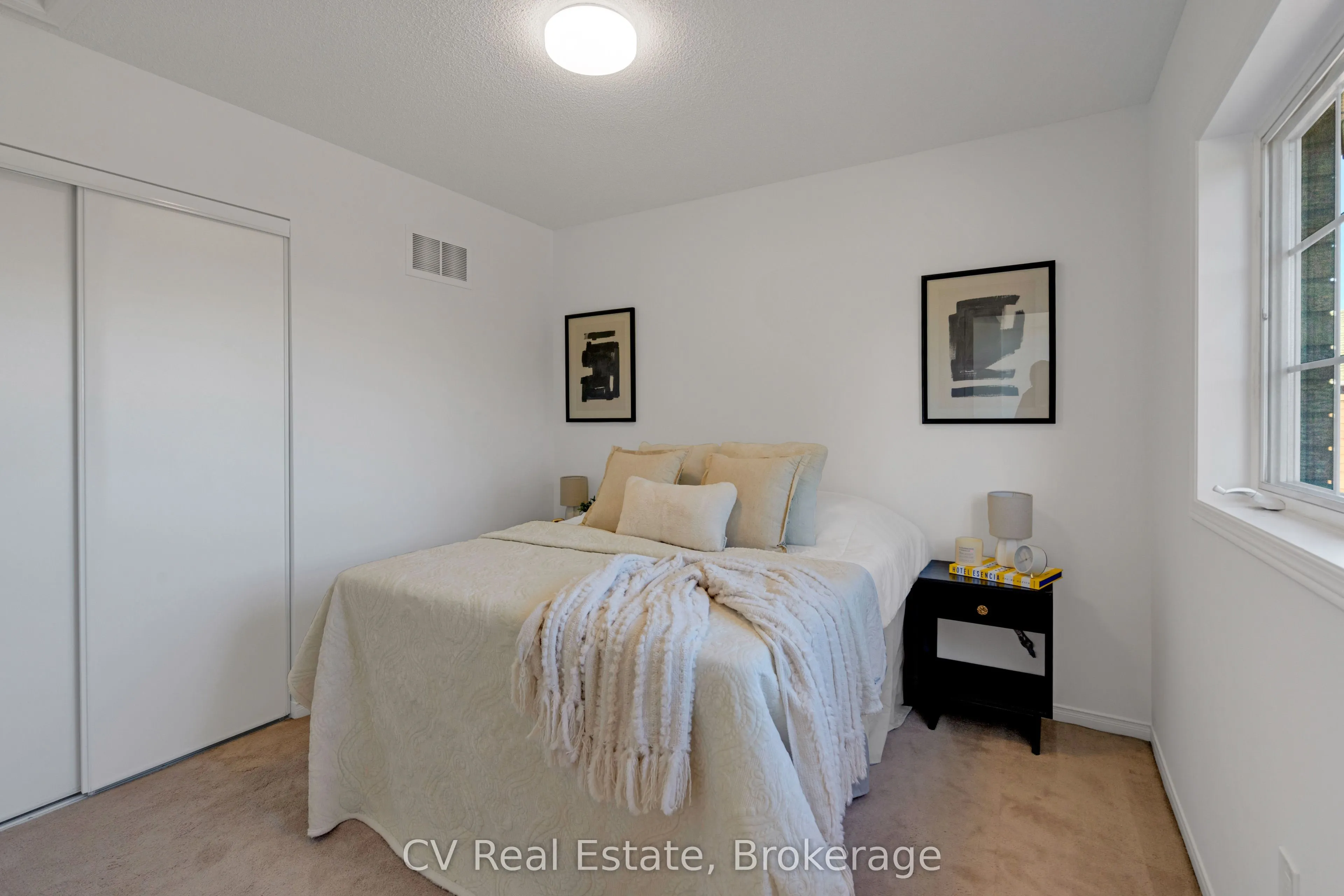 1338 Vincent Crescent