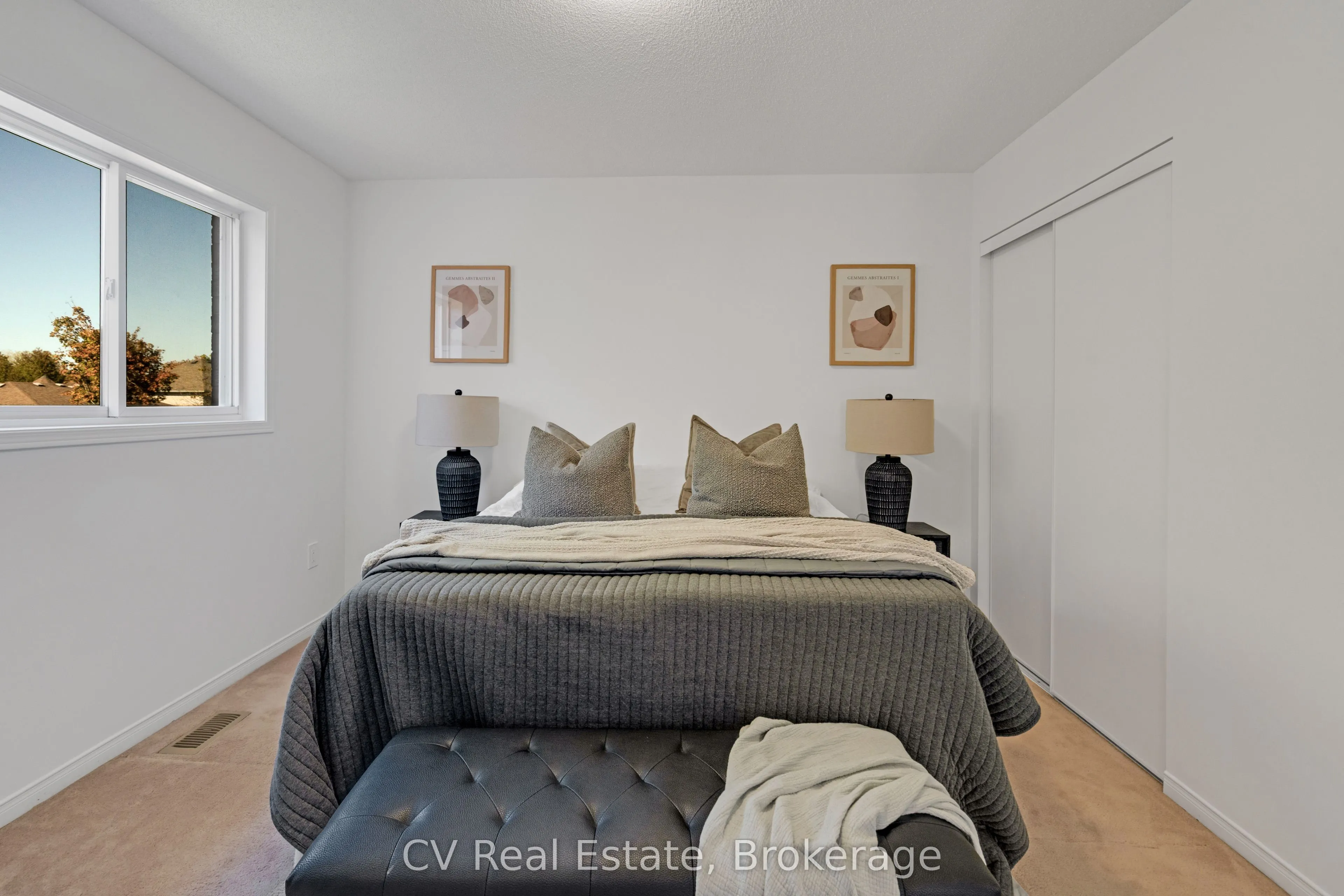1338 Vincent Crescent