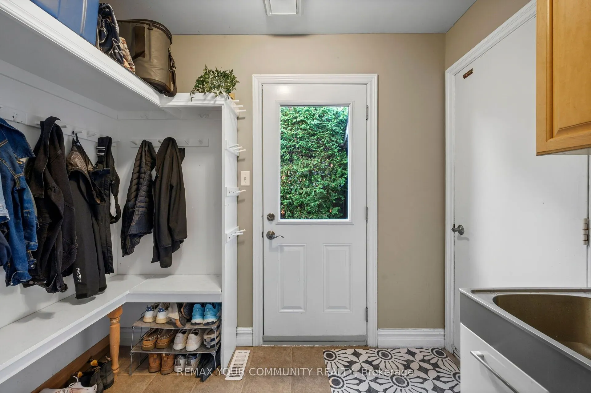 25 Albery Crescent