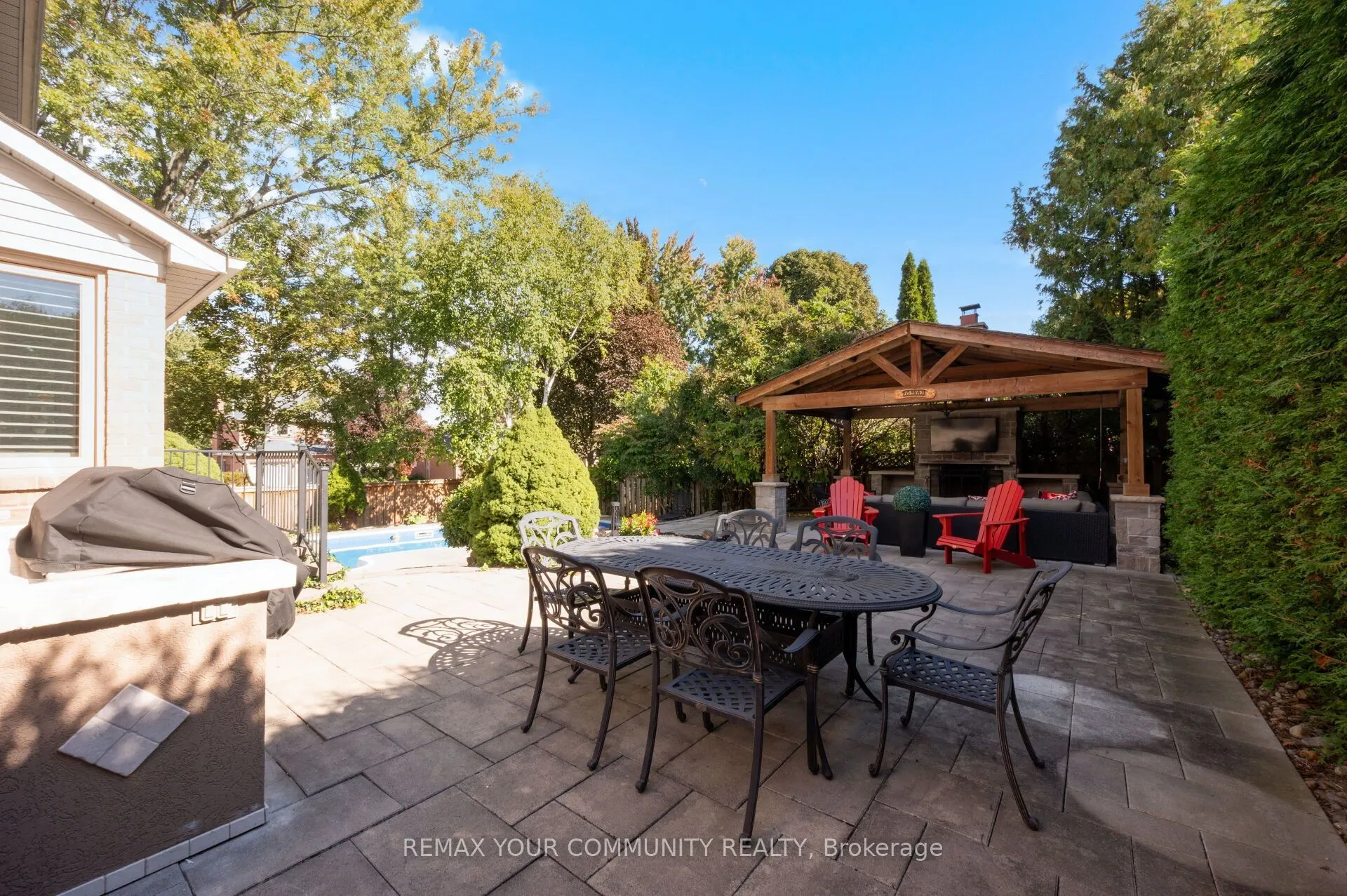 25 Albery Crescent