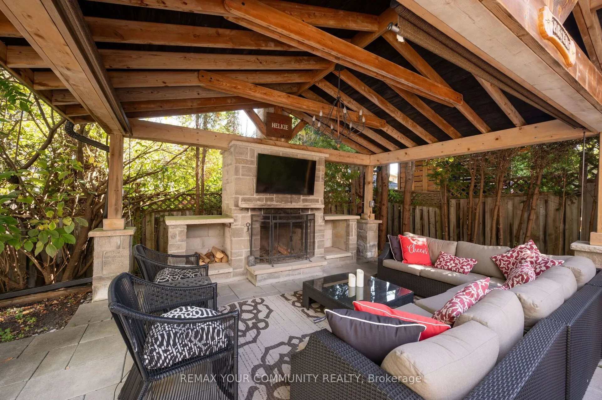 25 Albery Crescent