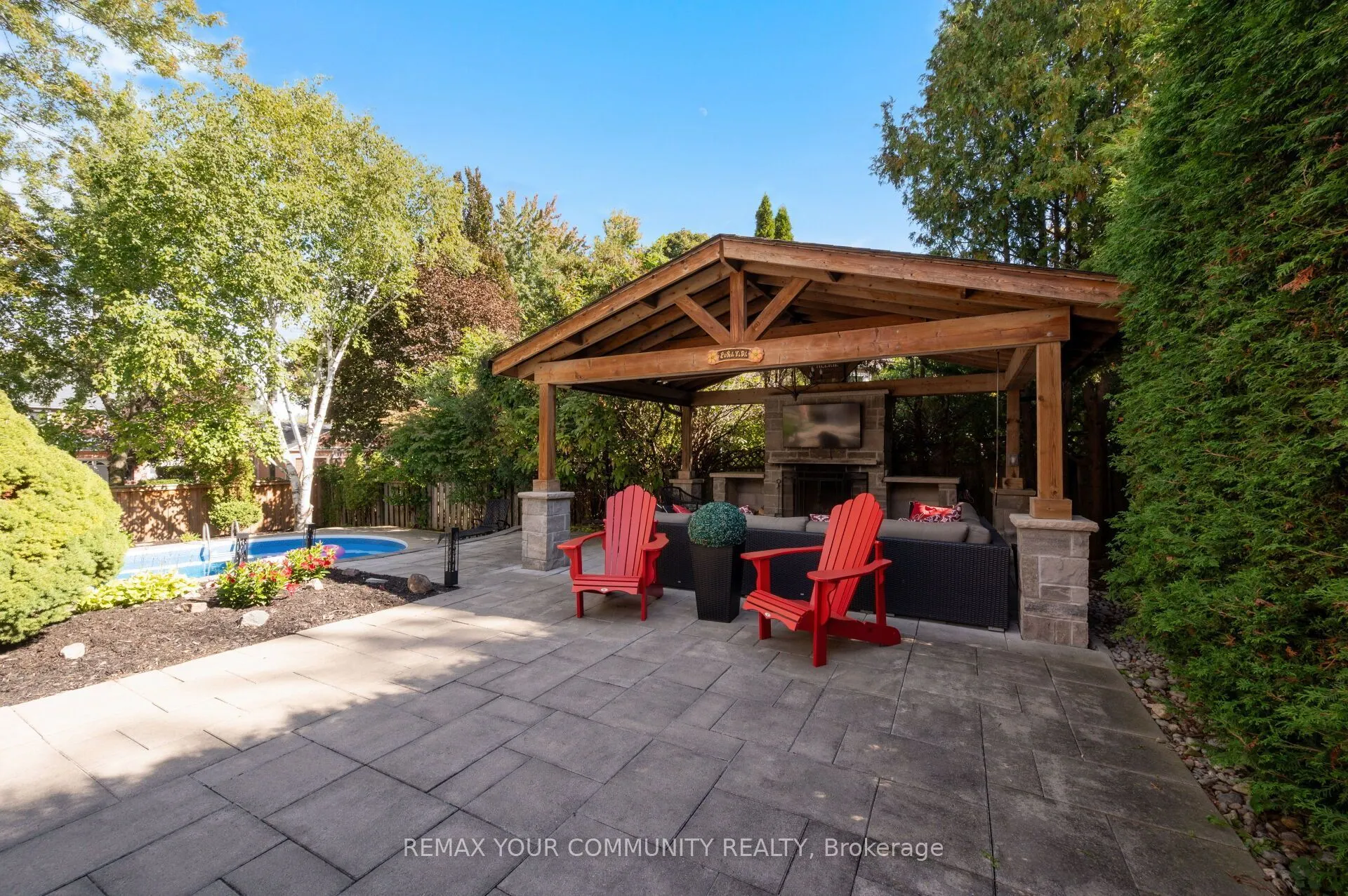25 Albery Crescent