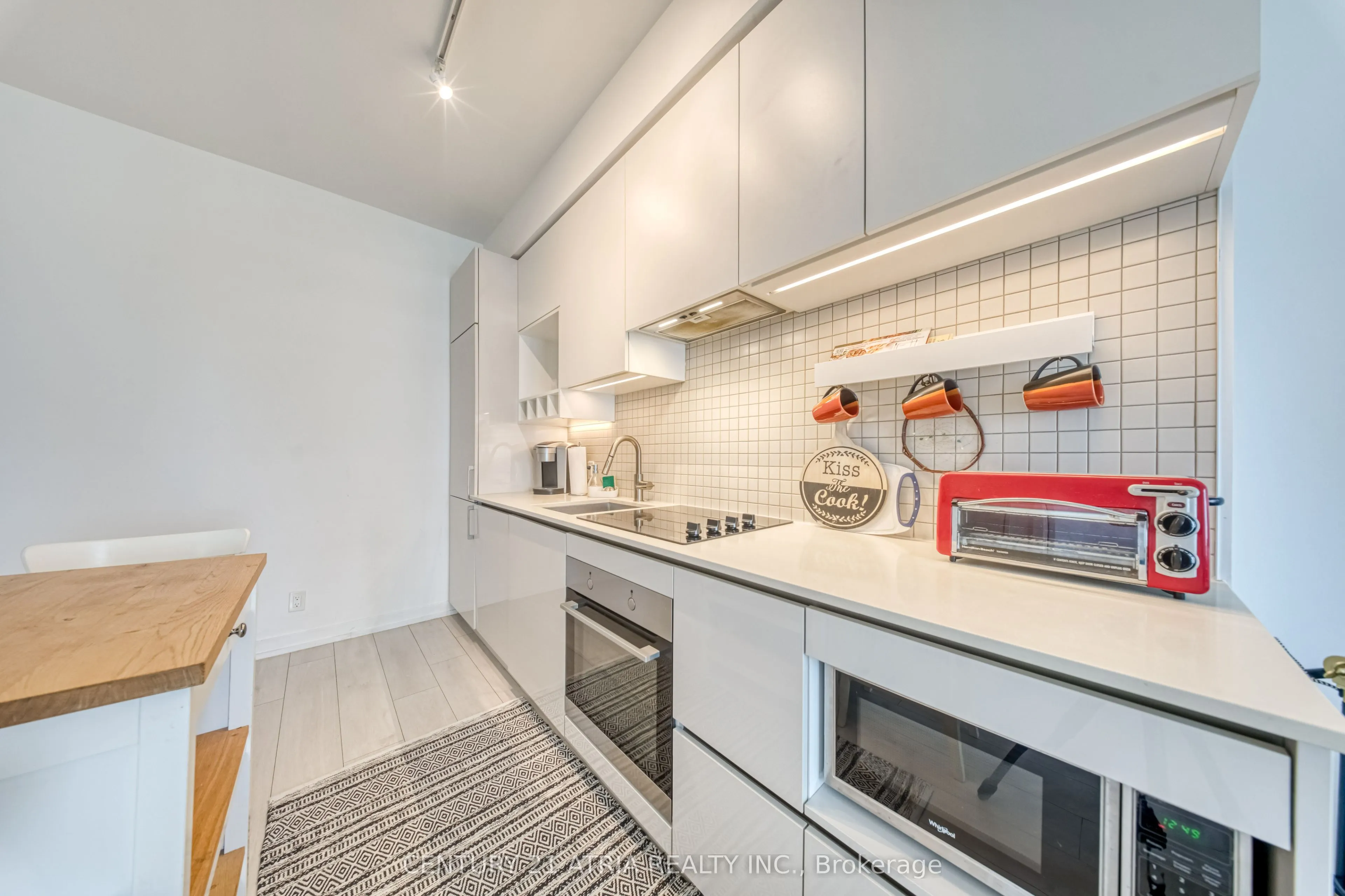 950 Portage Parkway #1811