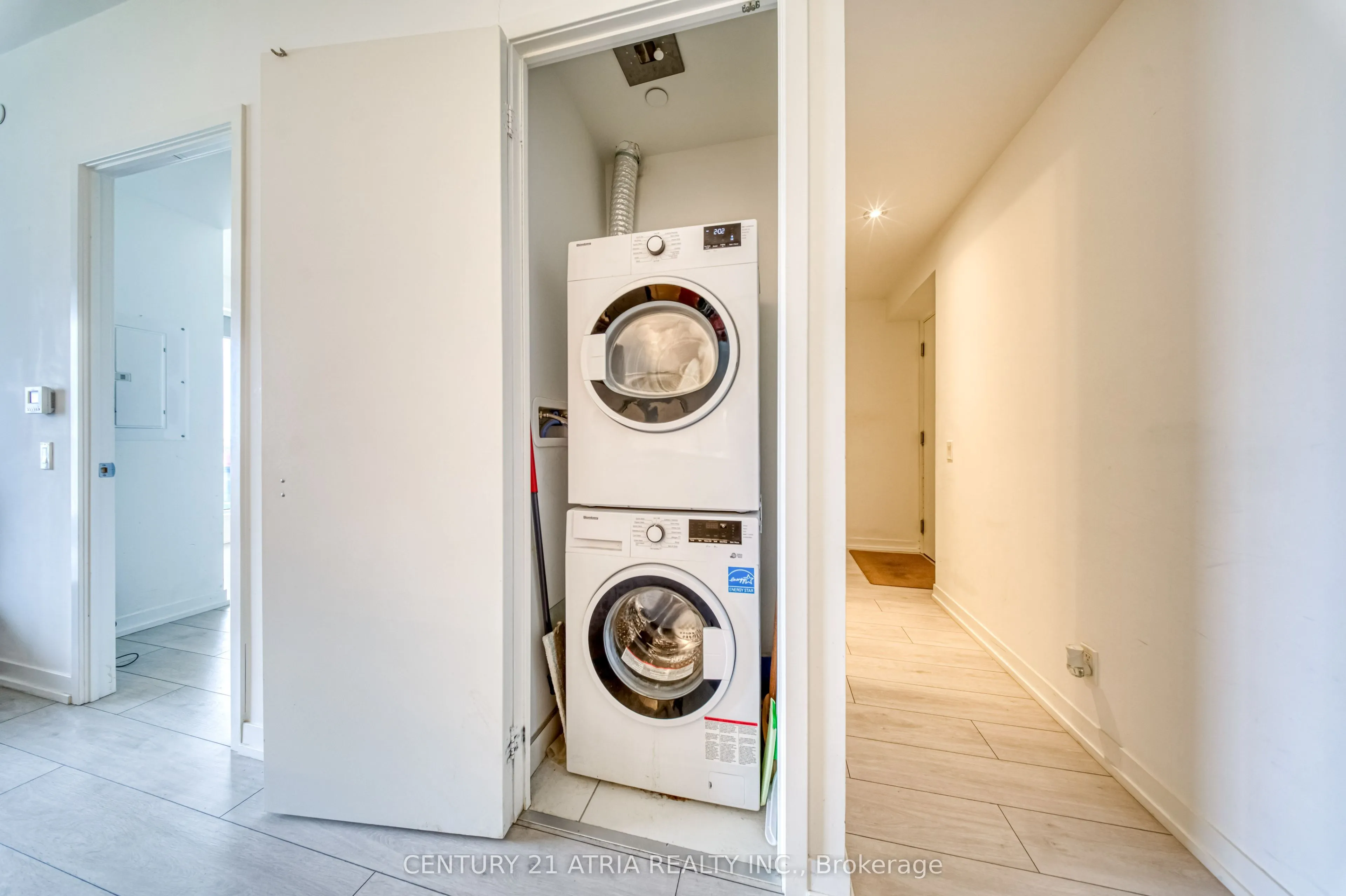 950 Portage Parkway #1811