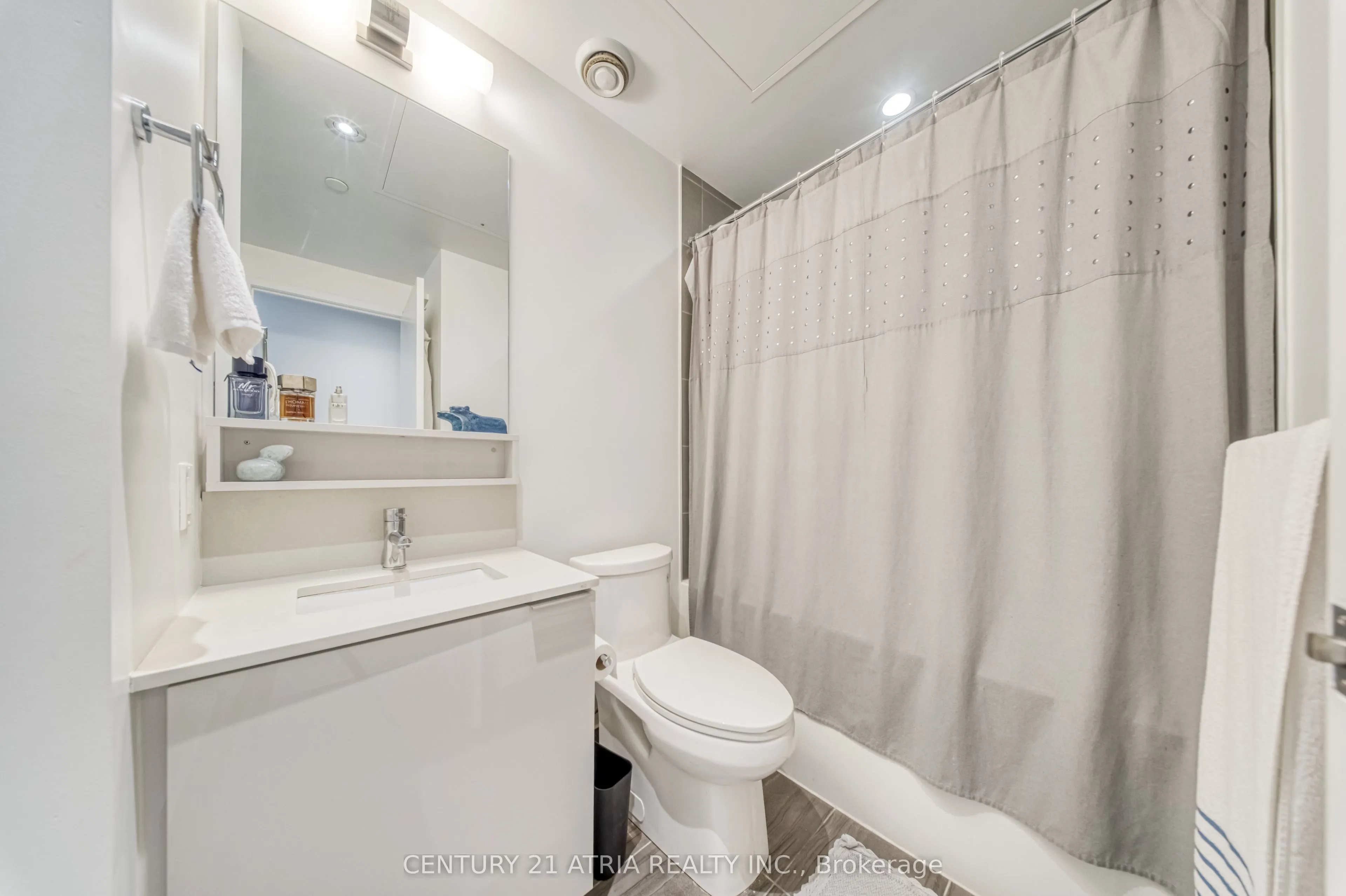 950 Portage Parkway #1811