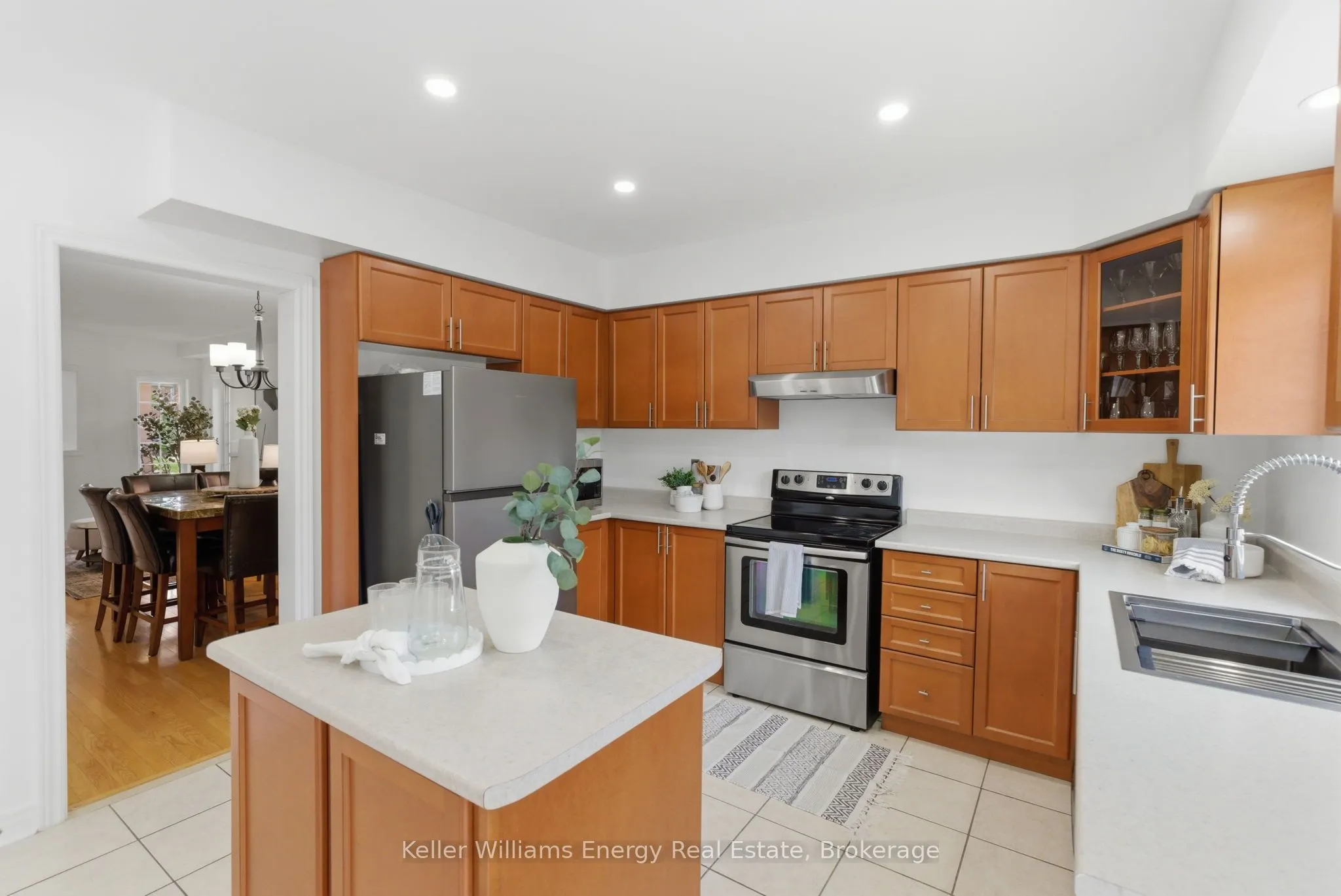 338 Dowson Loop
