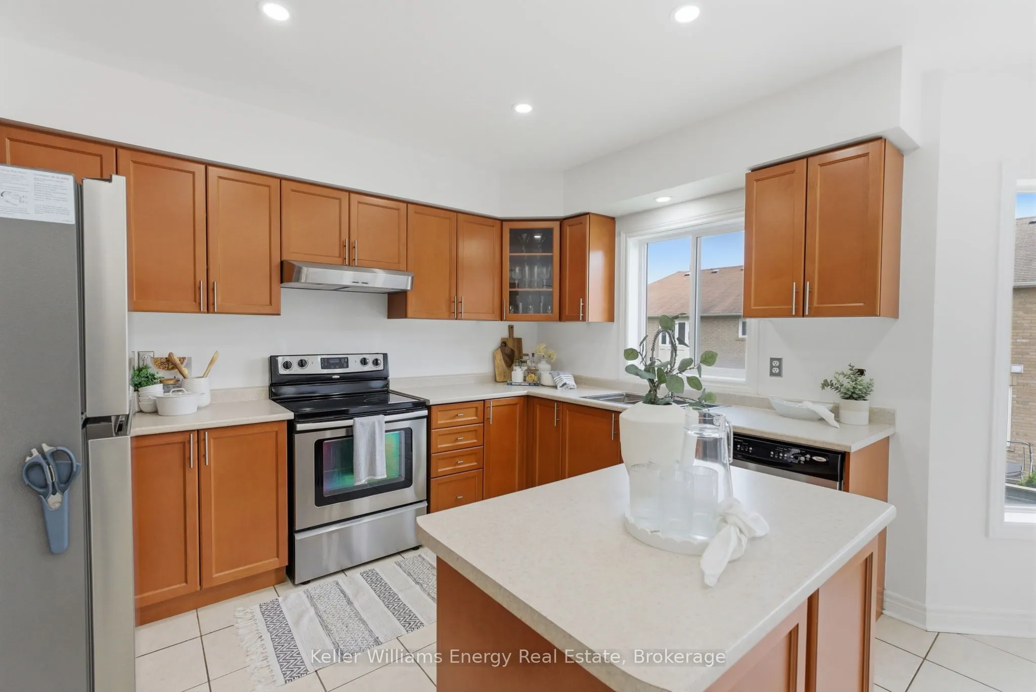 338 Dowson Loop