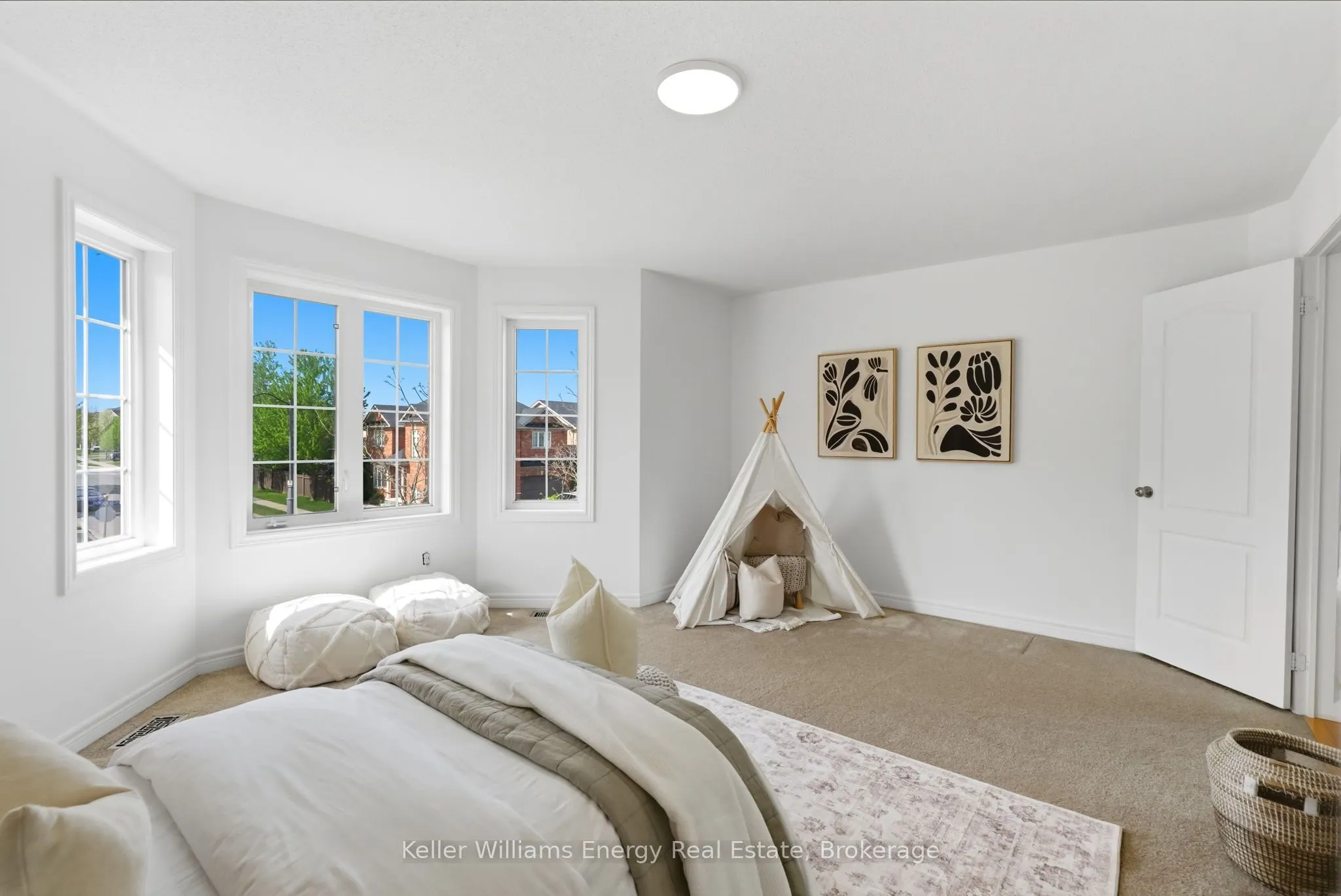 338 Dowson Loop