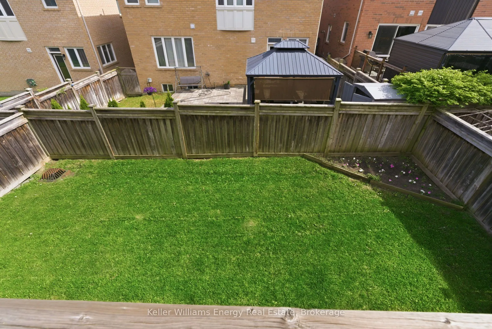 338 Dowson Loop
