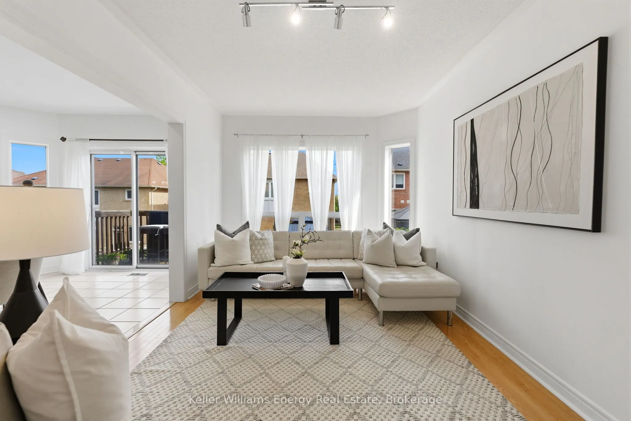 338 Dowson Loop