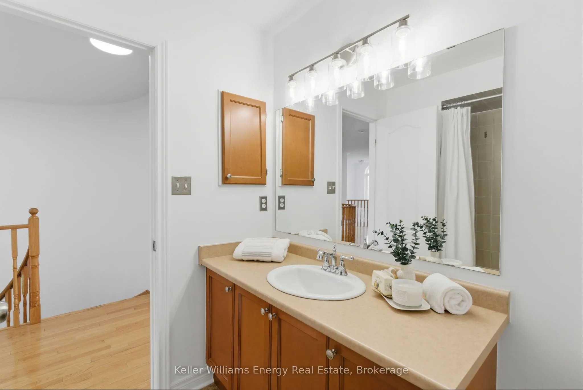 338 Dowson Loop