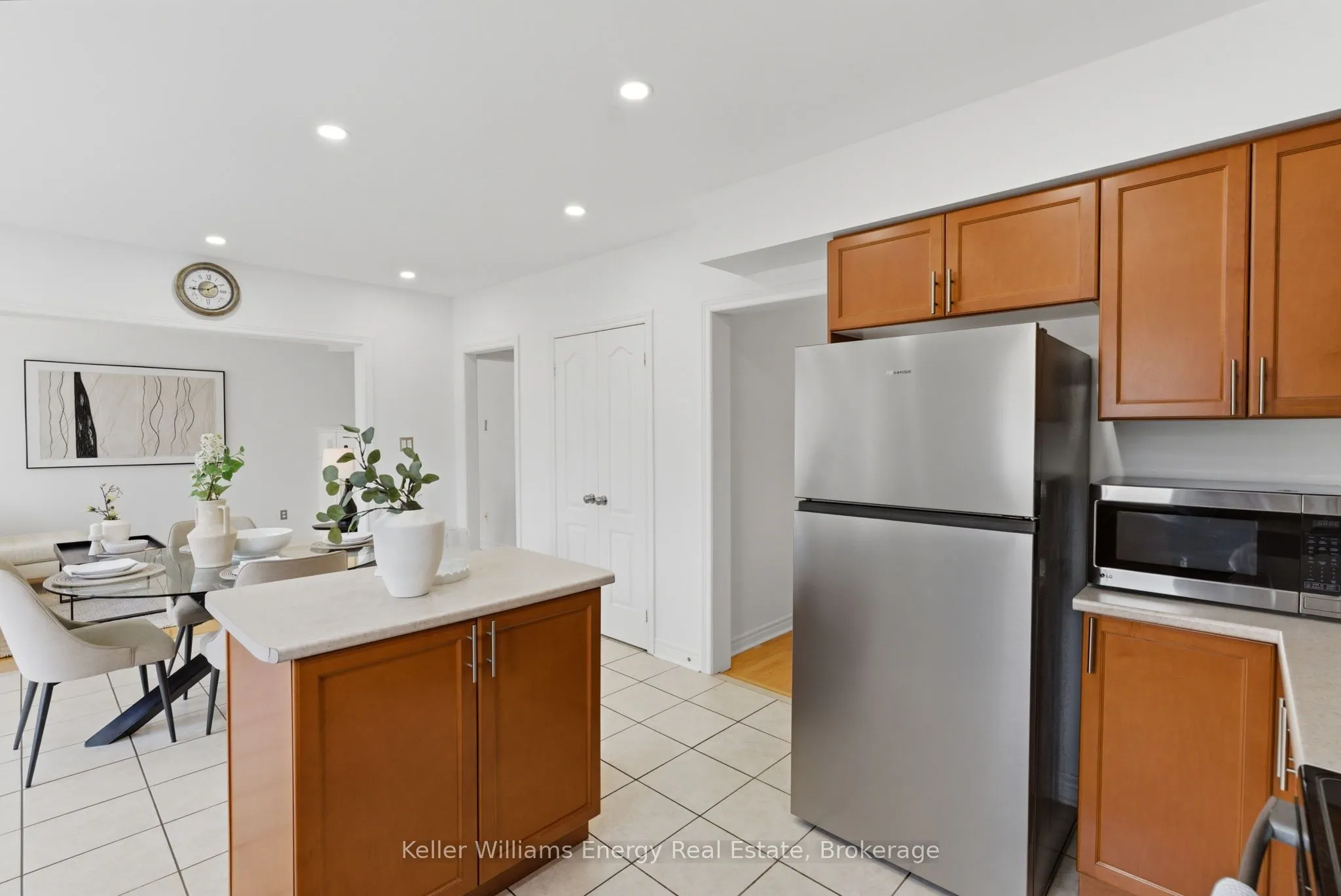338 Dowson Loop