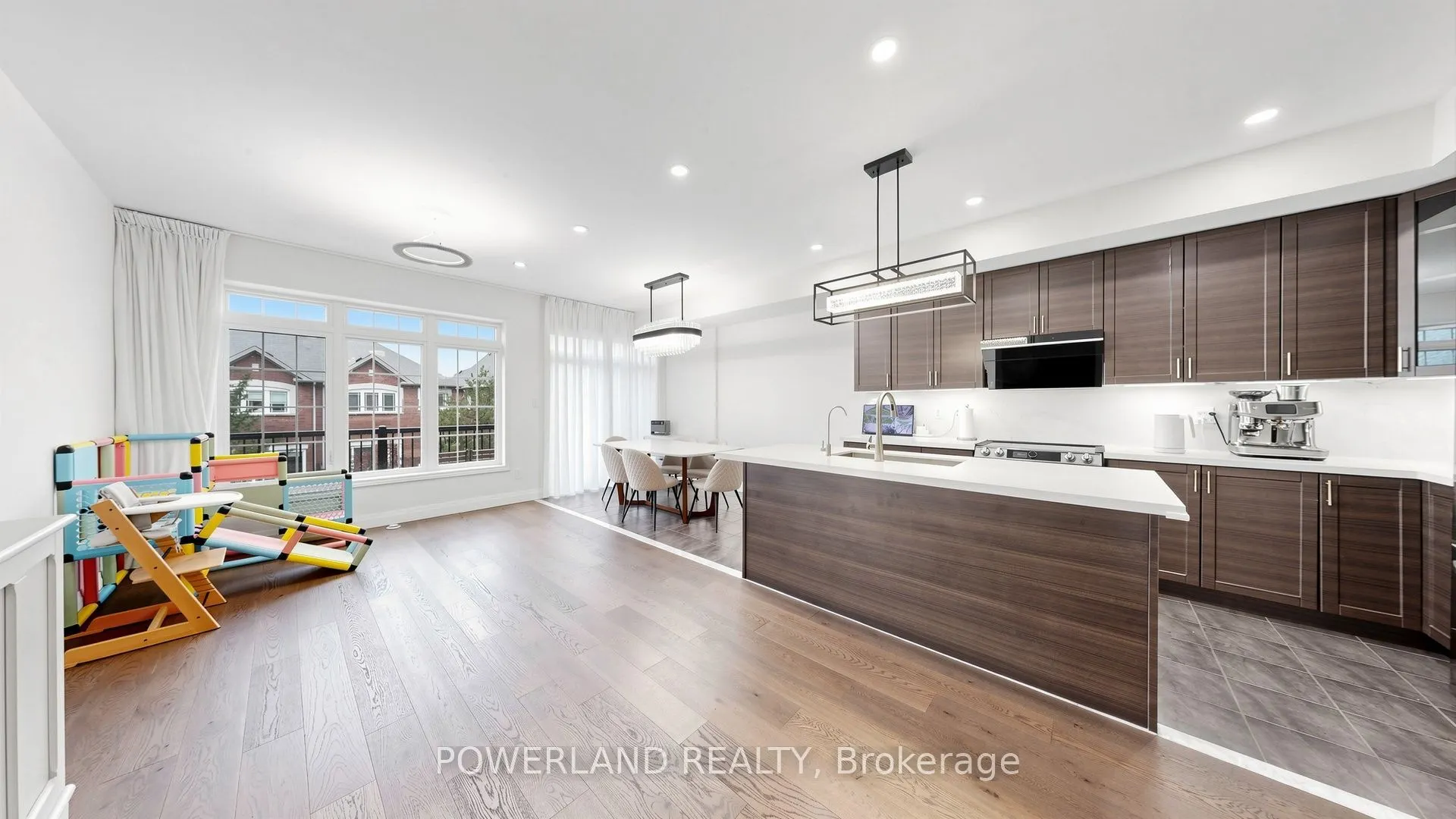 259 Dundas Way