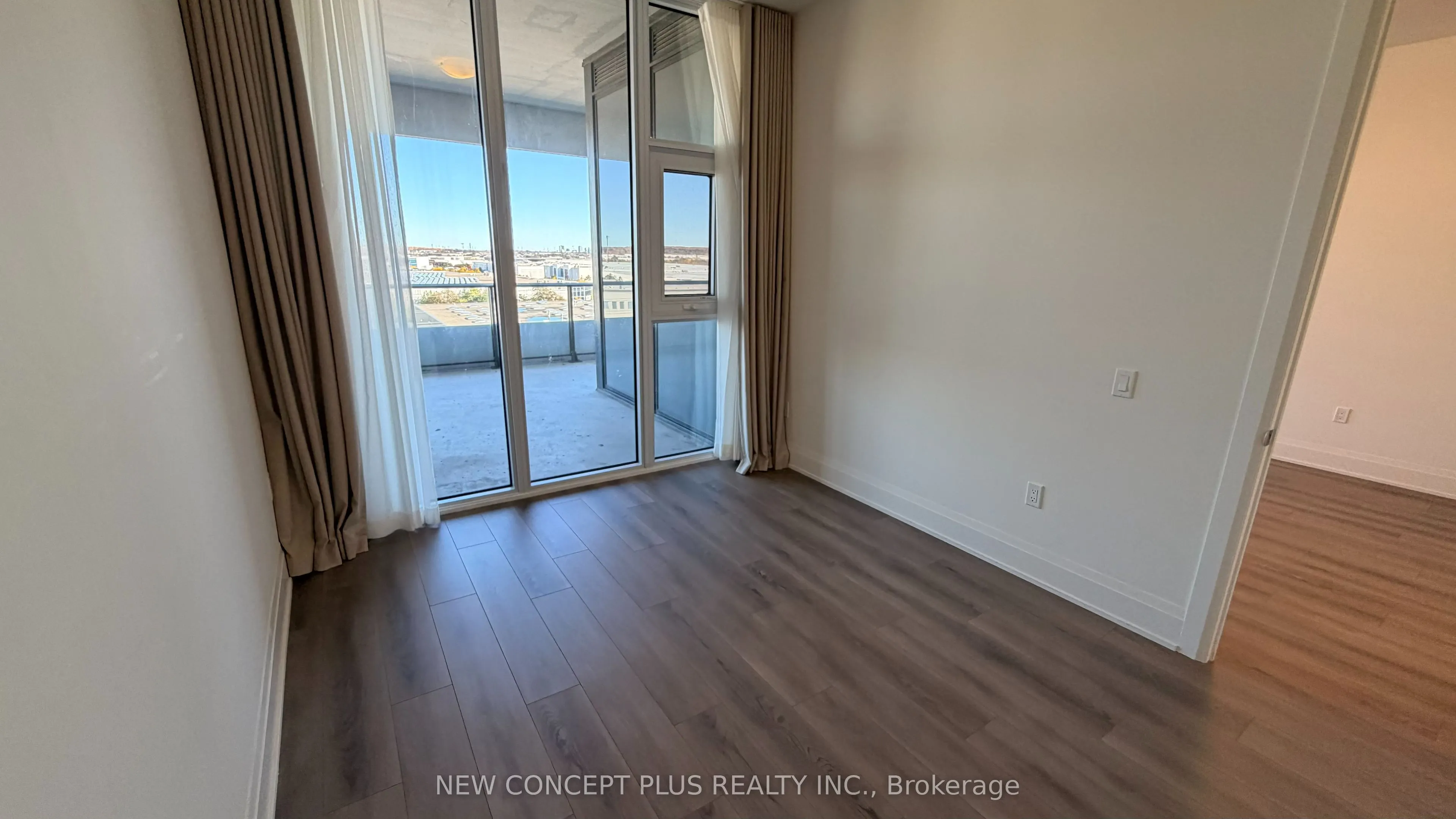 8960 JANE Street E #521
