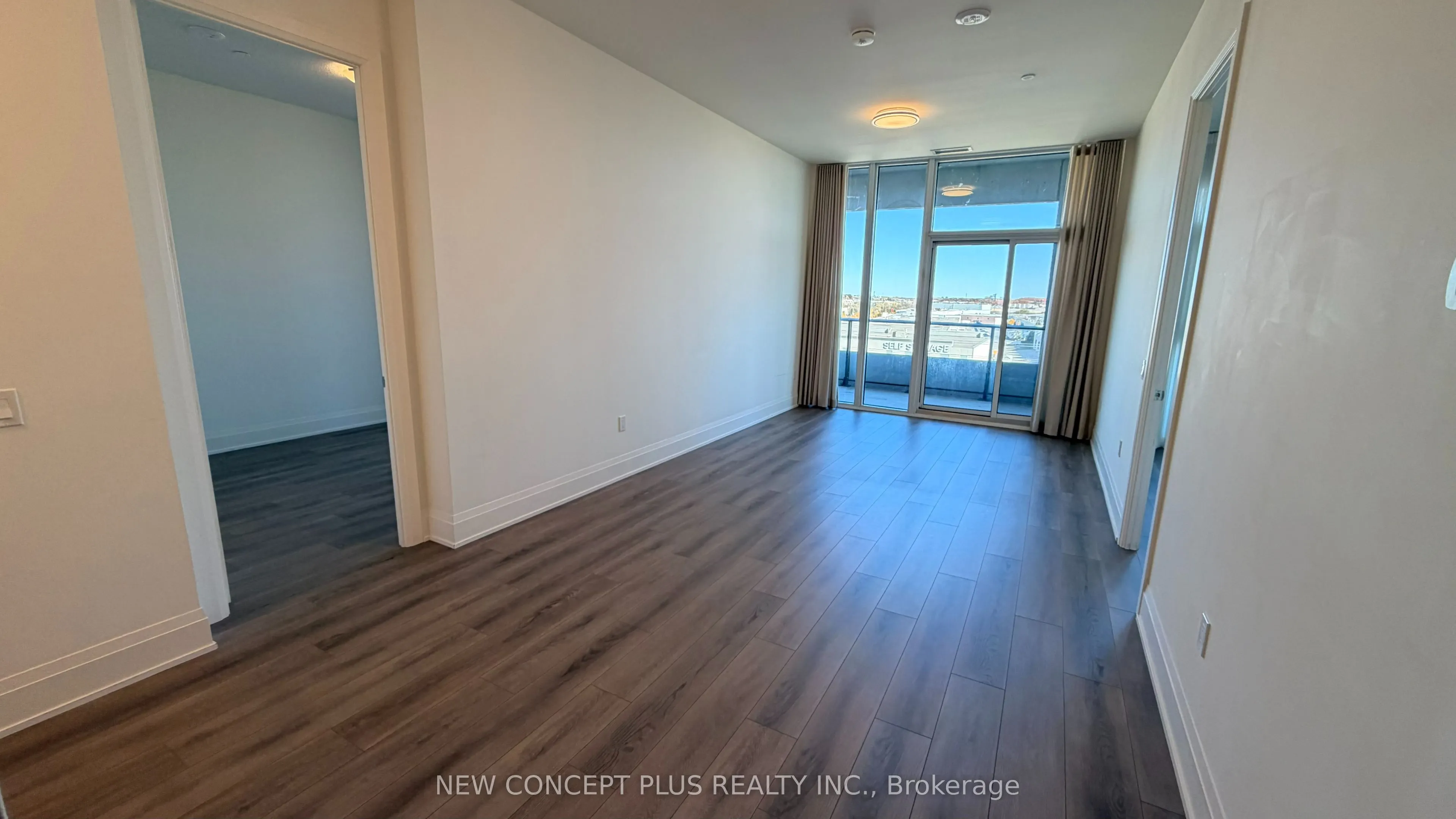 8960 JANE Street E #521