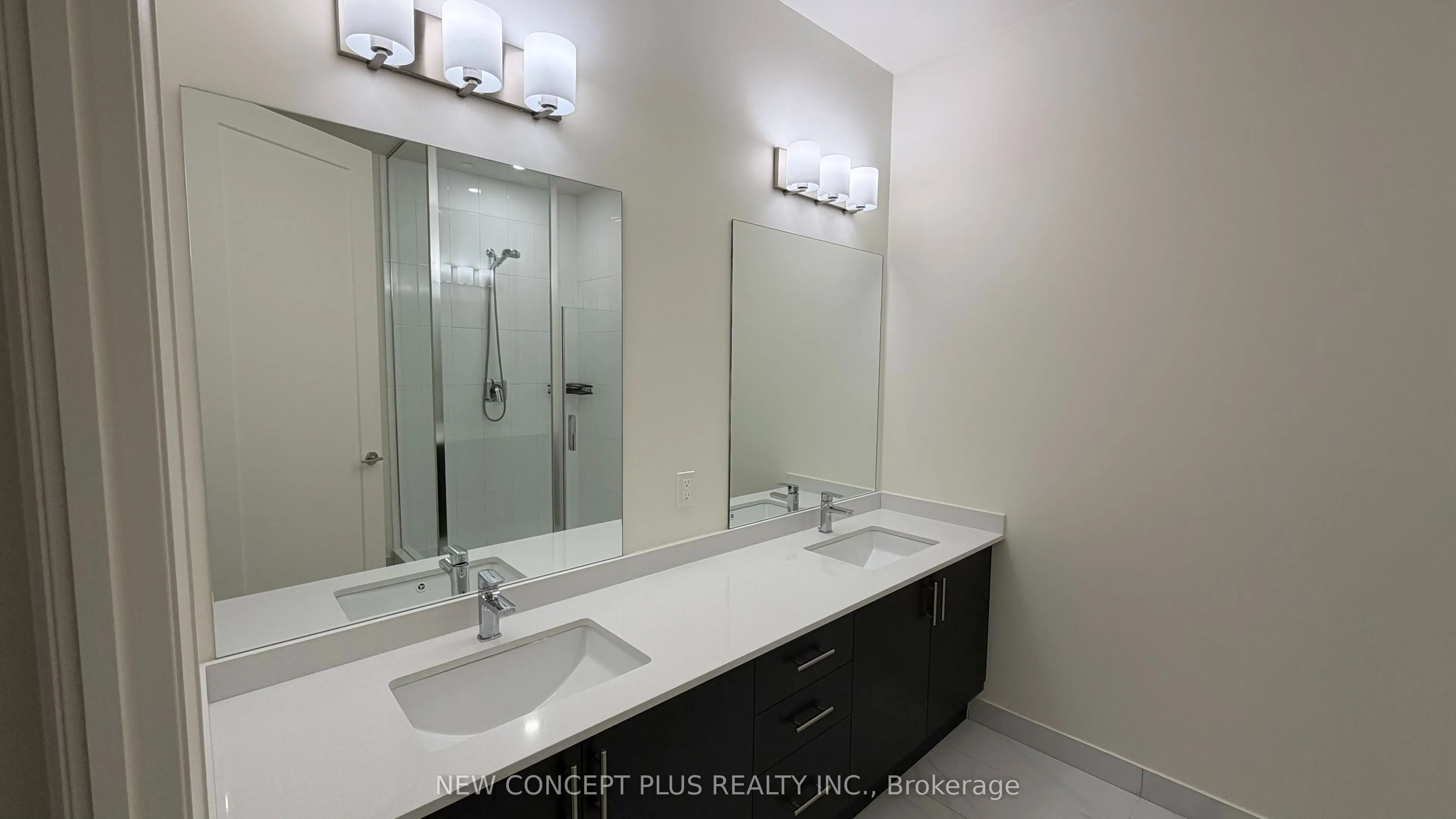 8960 JANE Street E #521