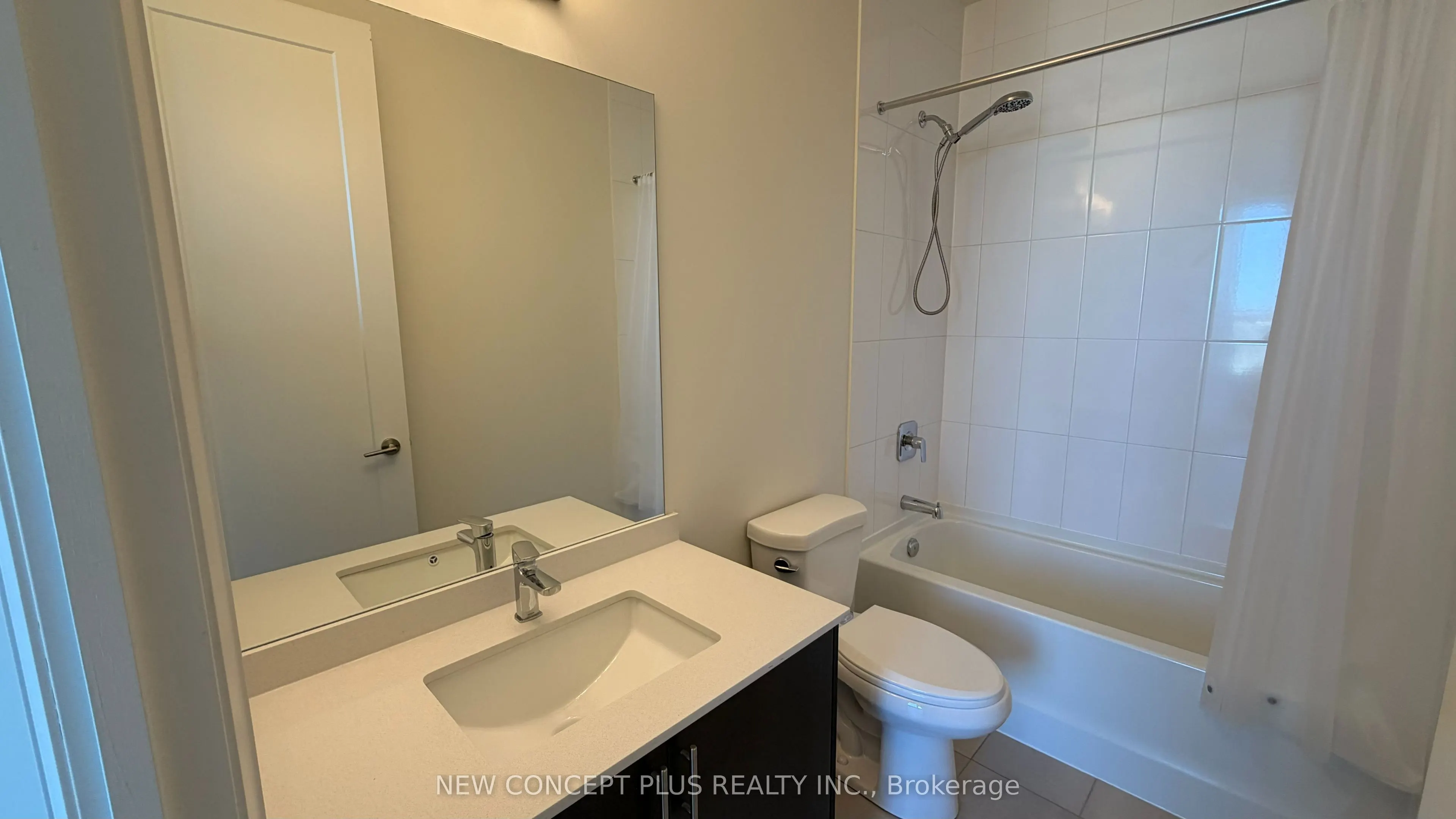8960 JANE Street E #521