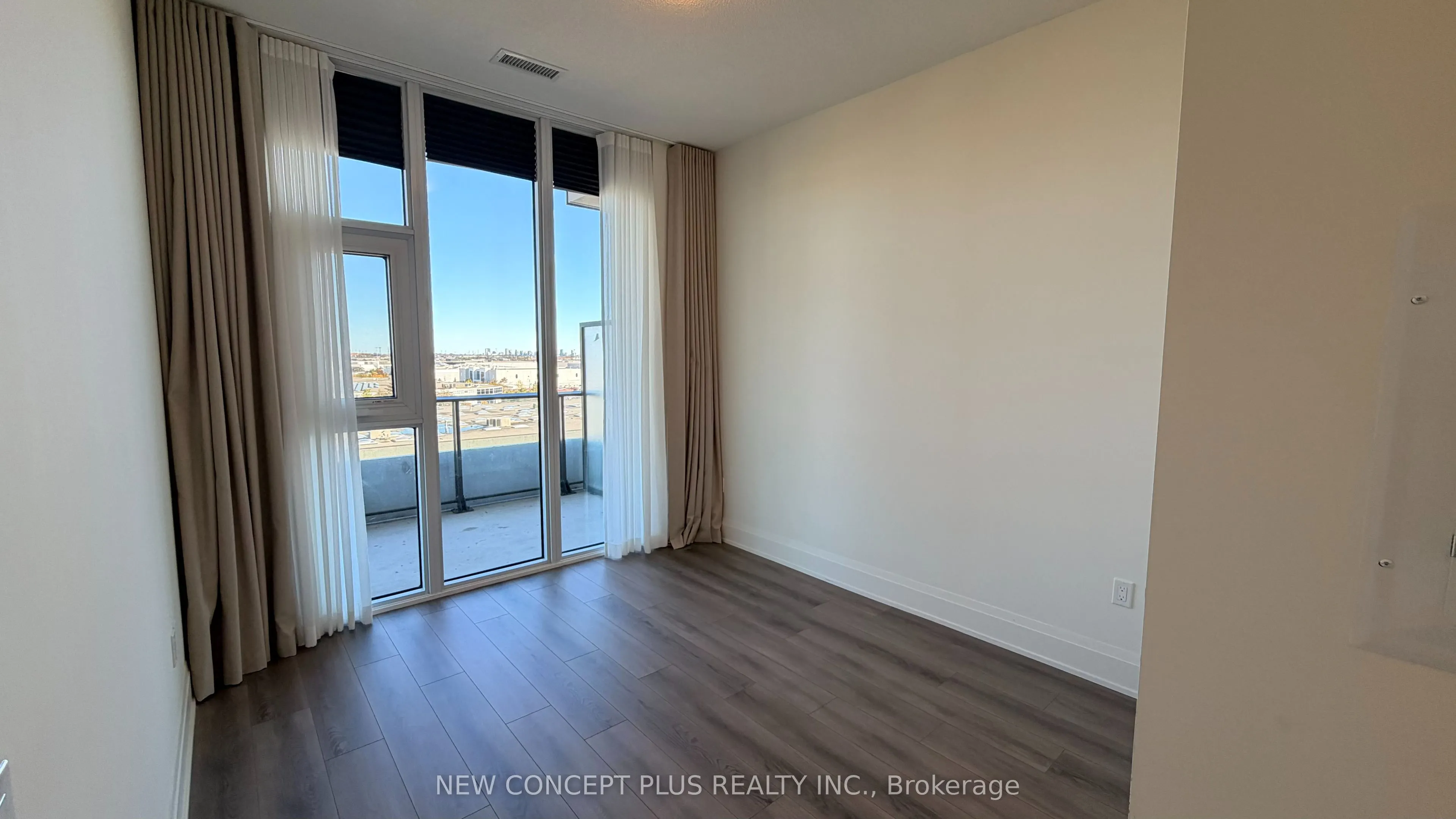 8960 JANE Street E #521