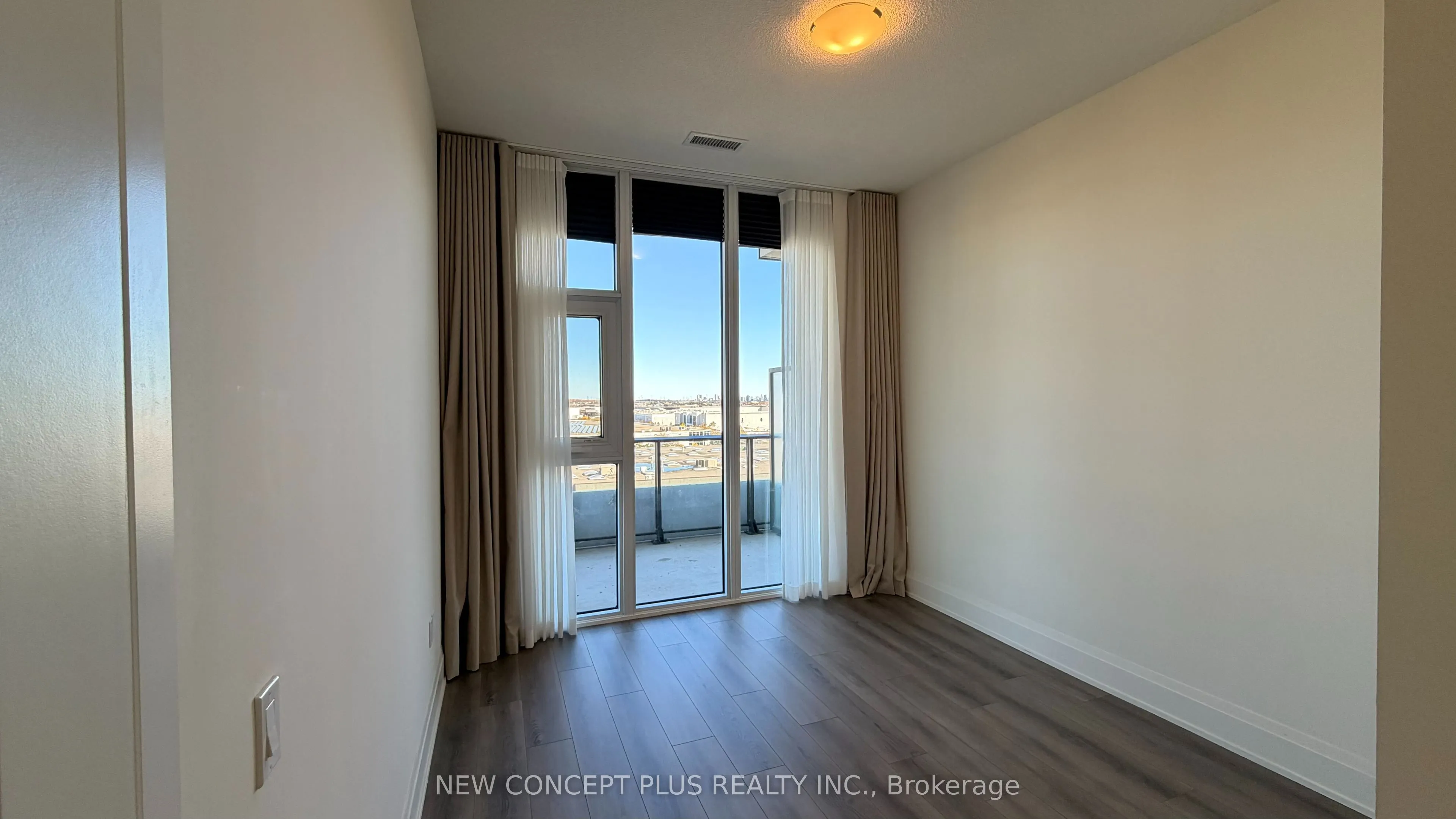 8960 JANE Street E #521